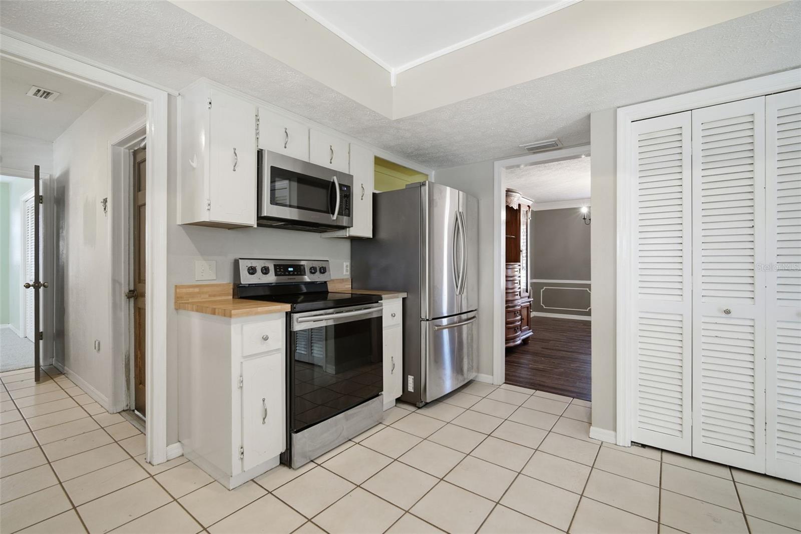 Listing photo id 50 for 2842 Springdell Circle