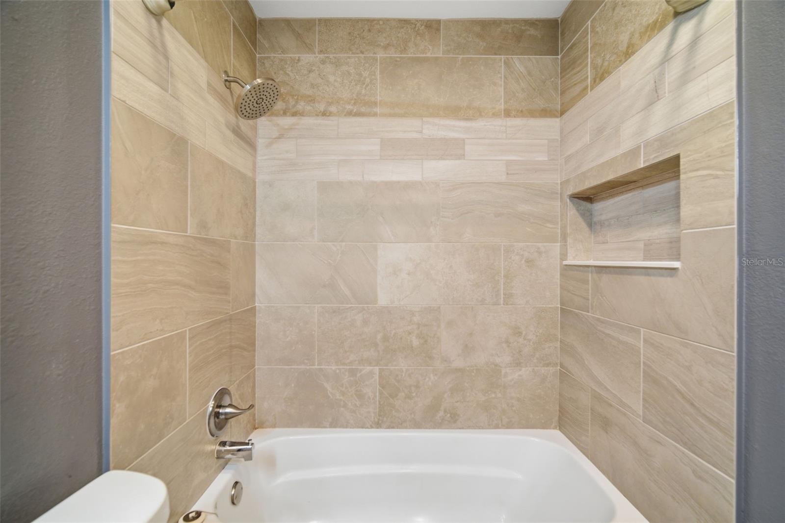 Listing photo id 52 for 2842 Springdell Circle