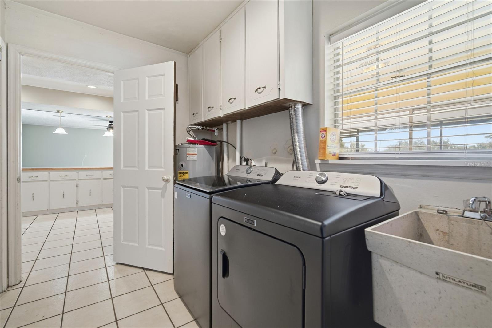 Listing photo id 55 for 2842 Springdell Circle