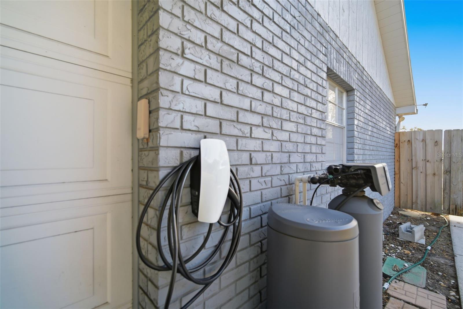 Listing photo id 57 for 2842 Springdell Circle