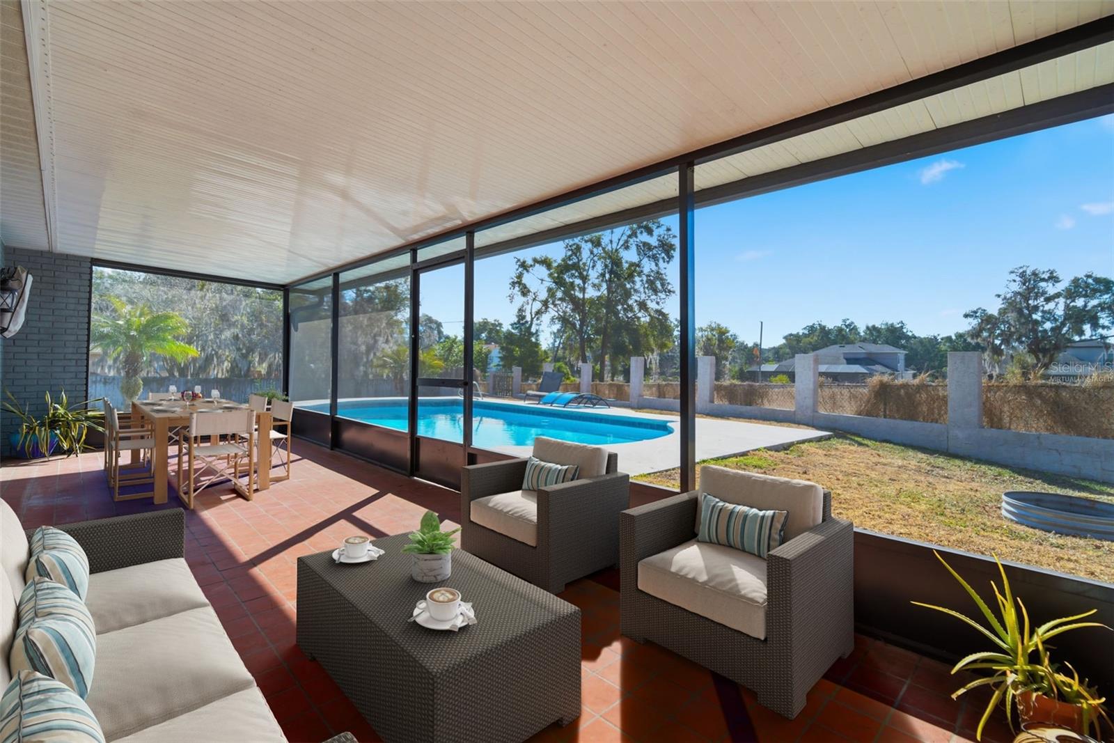 Listing photo id 60 for 2842 Springdell Circle