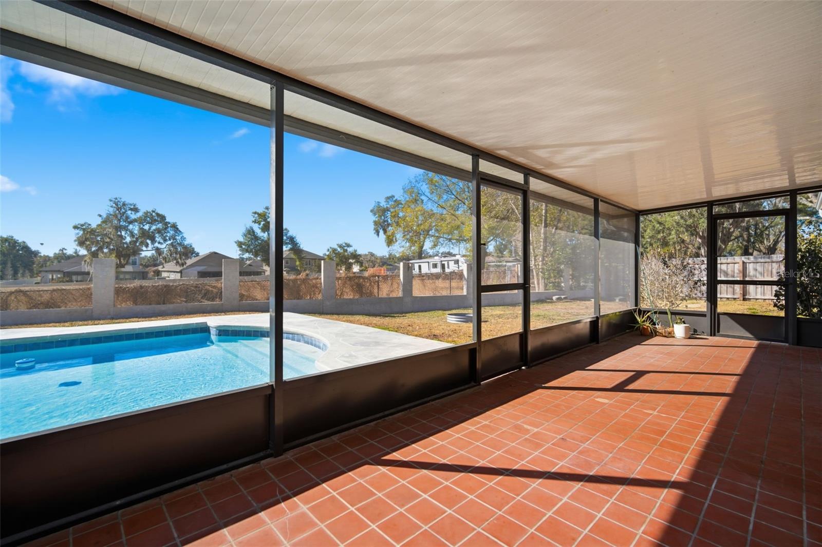 Listing photo id 62 for 2842 Springdell Circle