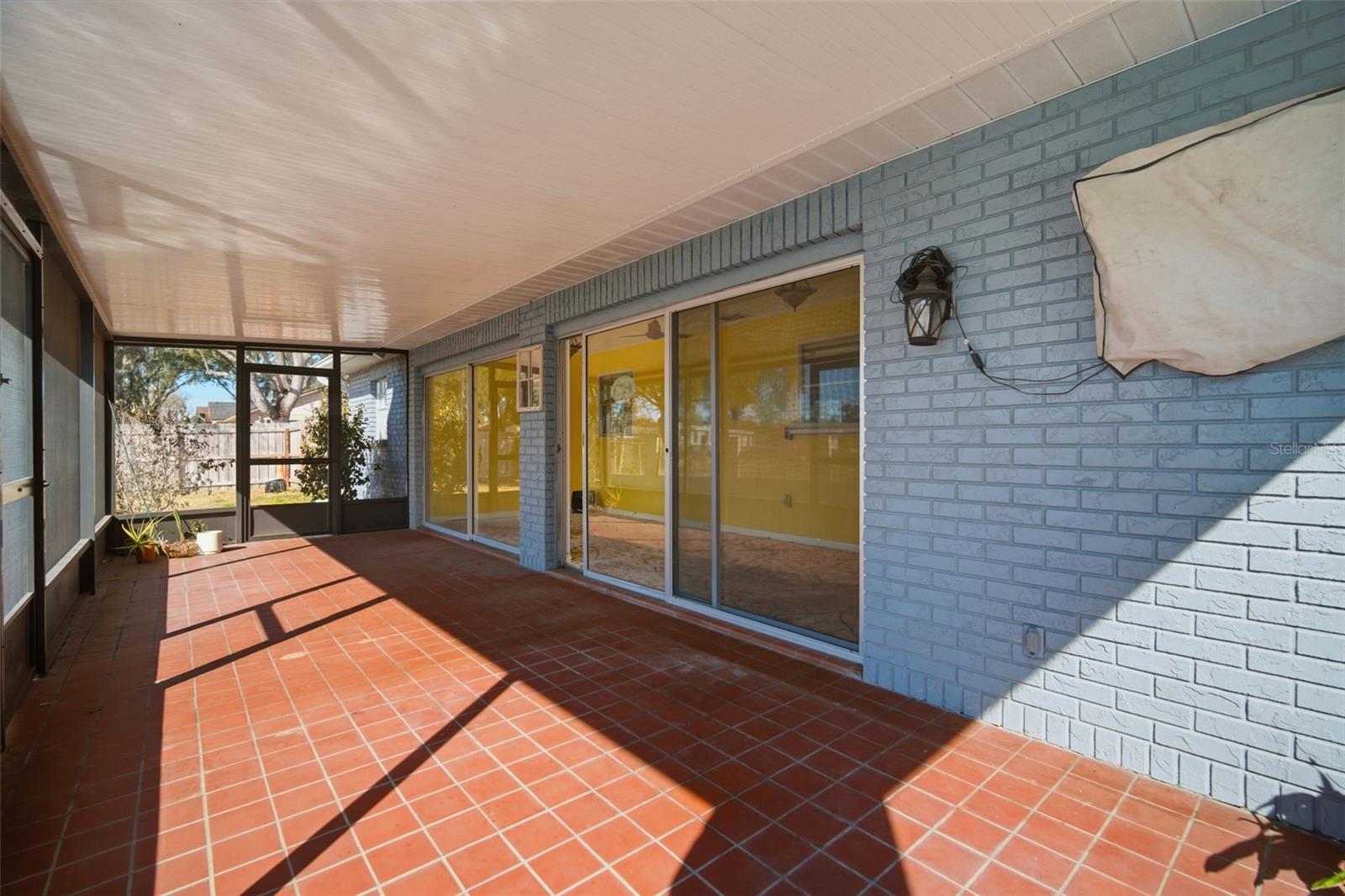 Listing photo id 63 for 2842 Springdell Circle