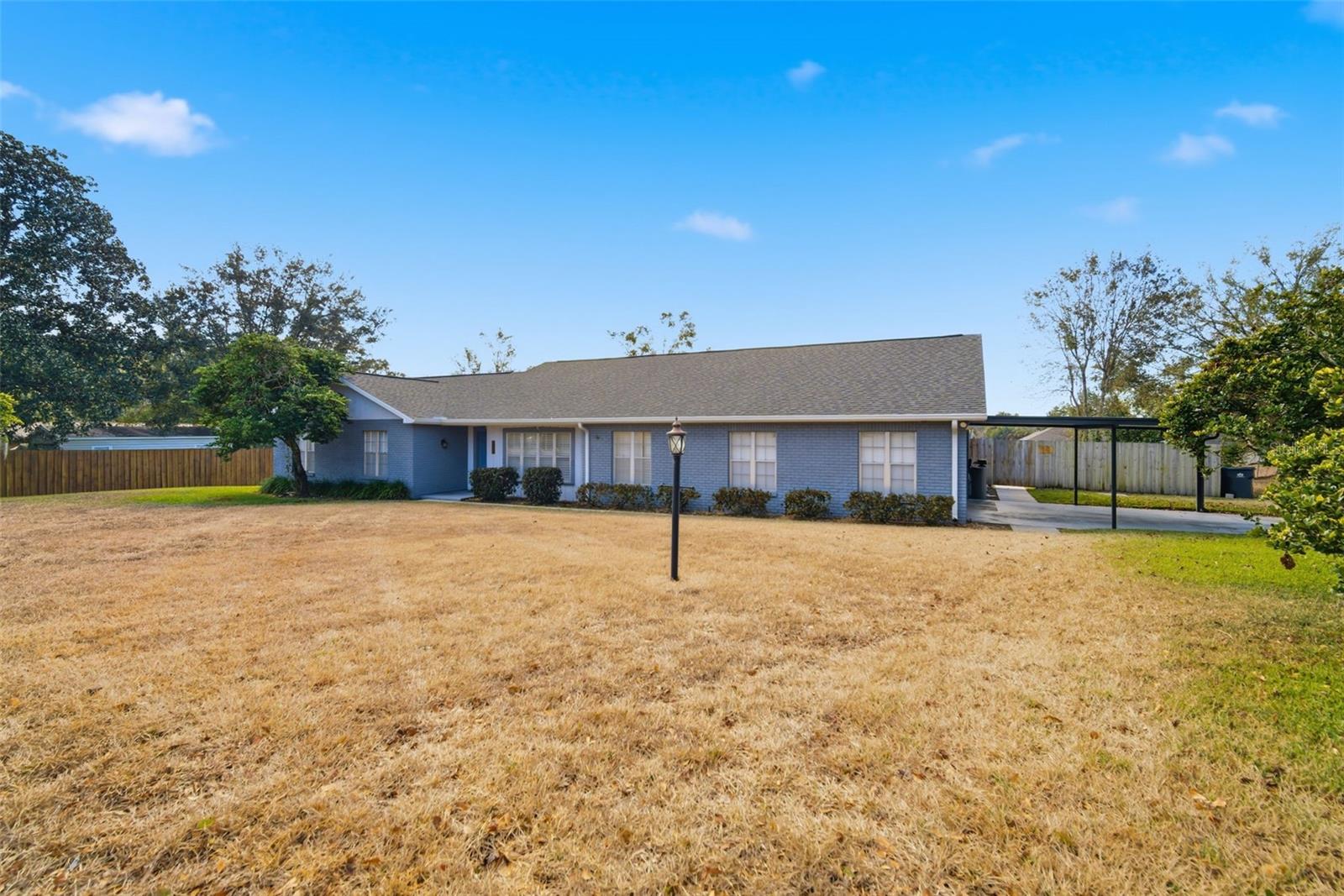 Listing photo id 5 for 2842 Springdell Circle