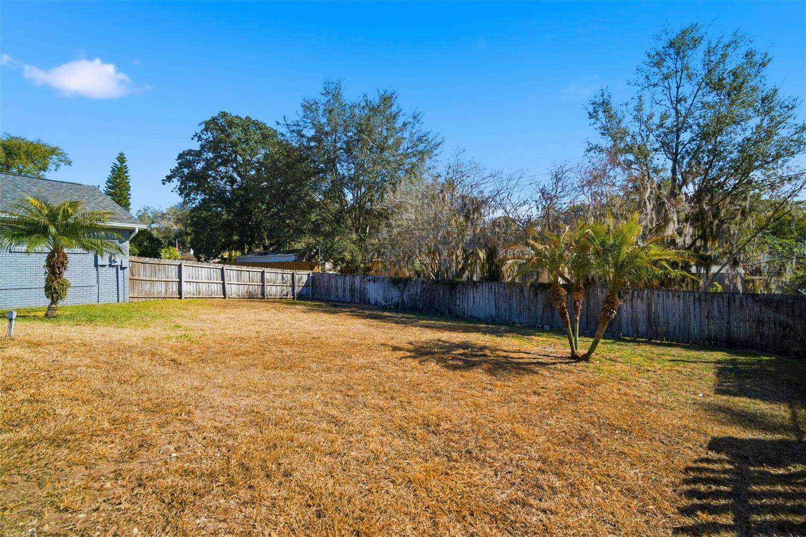 Listing photo id 68 for 2842 Springdell Circle