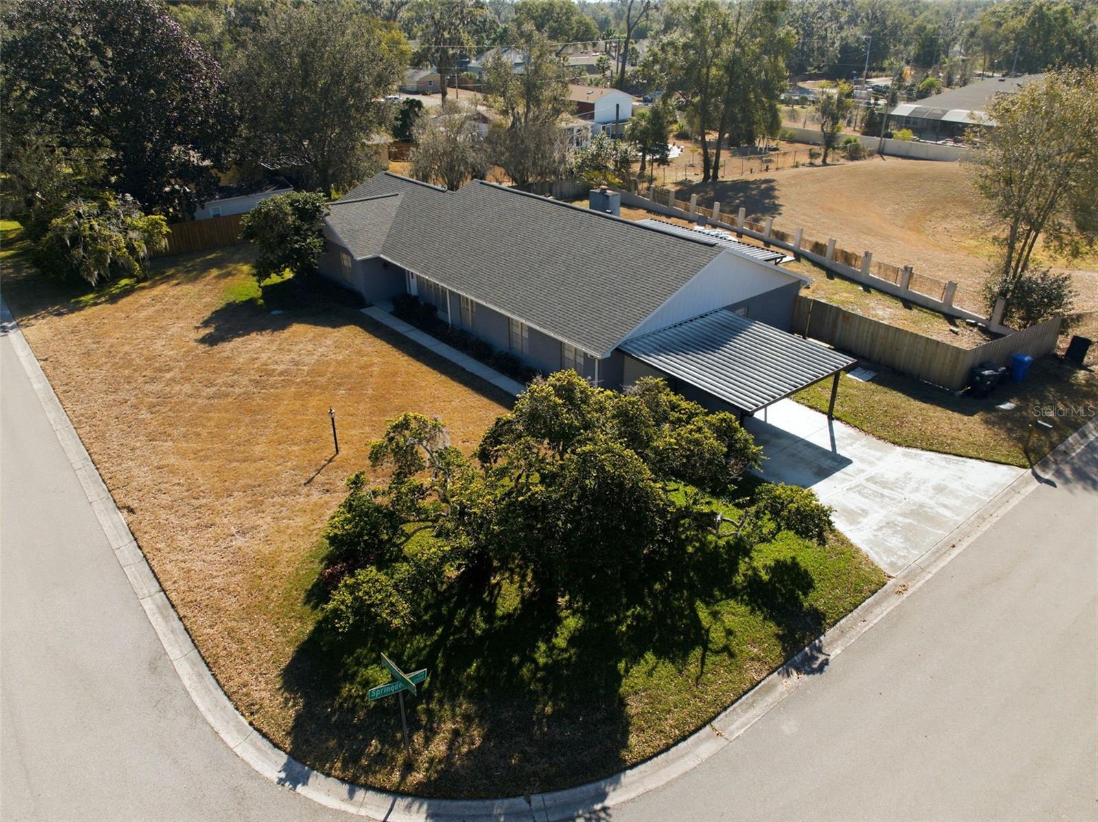 Listing photo id 77 for 2842 Springdell Circle