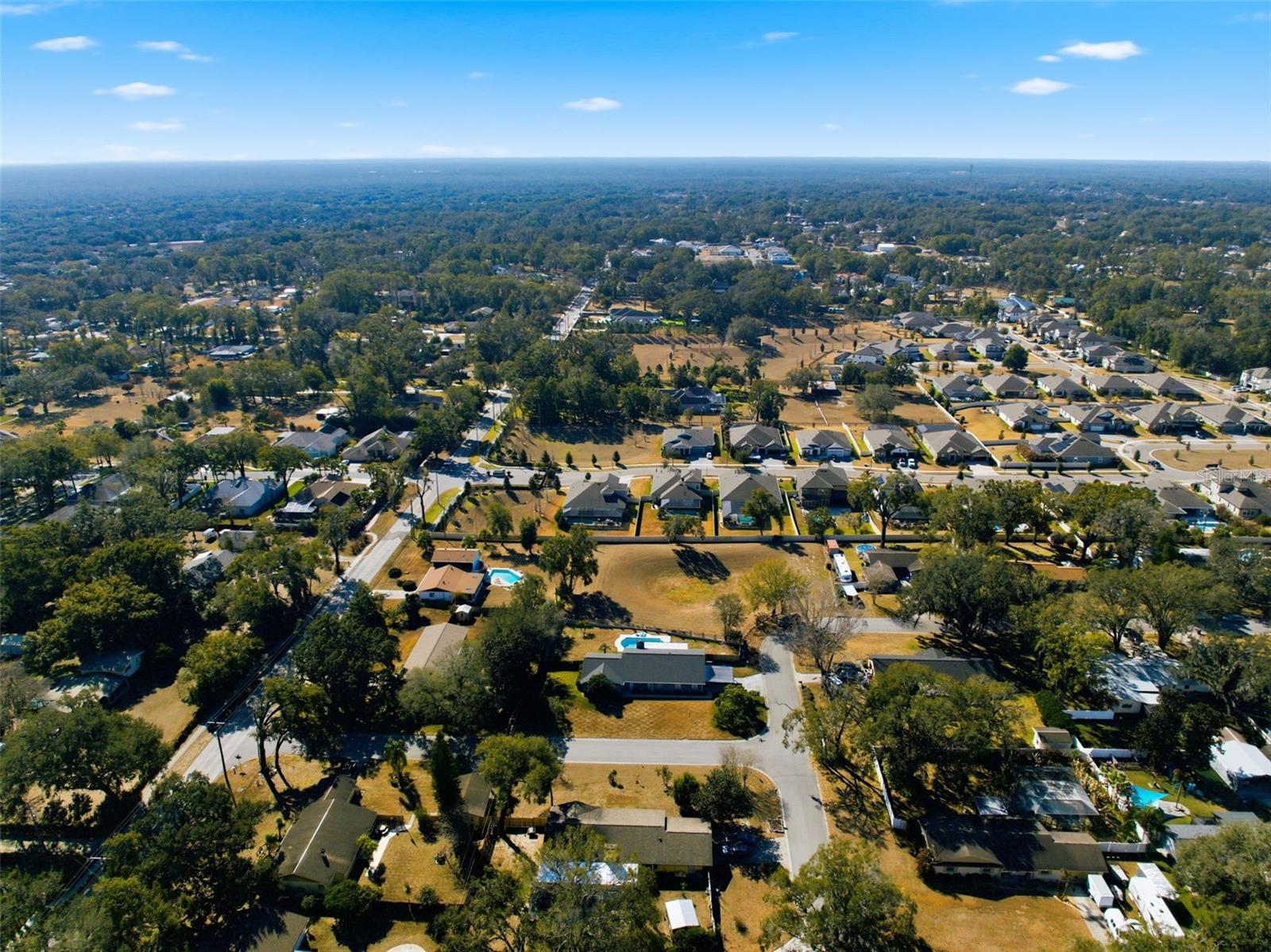 Listing photo id 85 for 2842 Springdell Circle