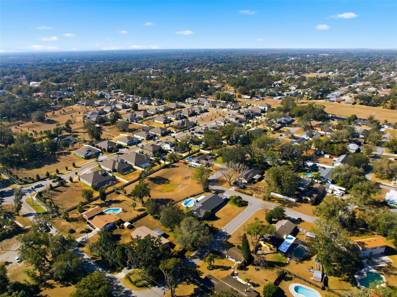 Listing photo id 86 for 2842 Springdell Circle