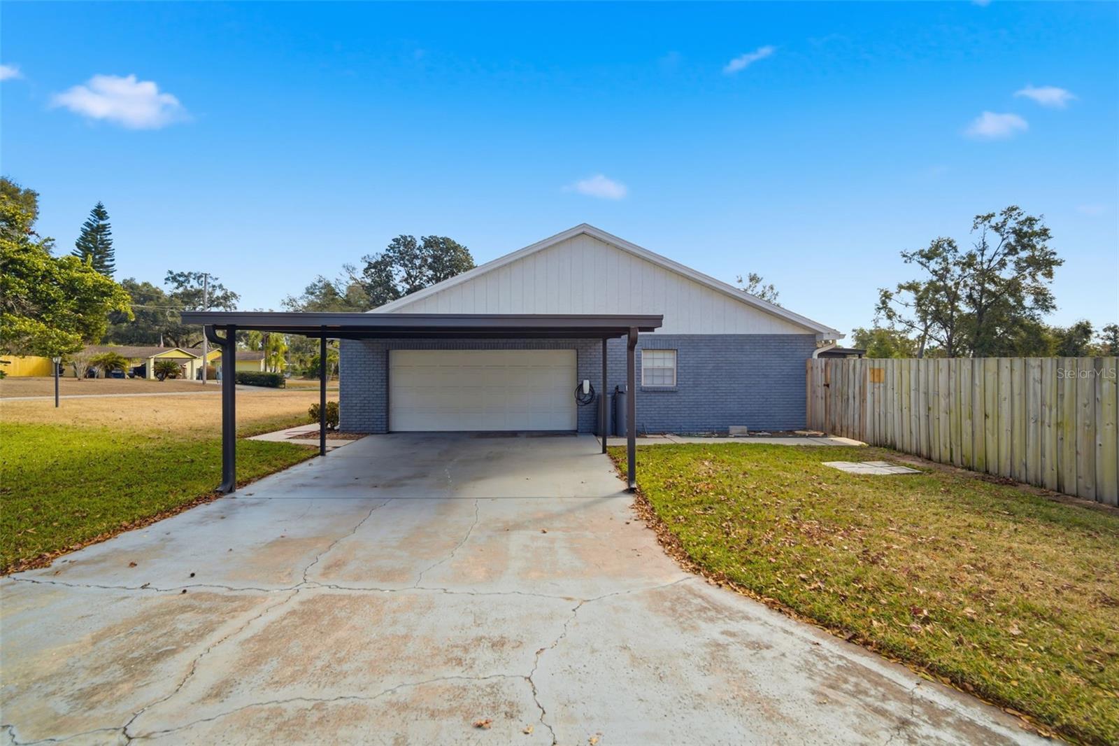 Listing photo id 88 for 2842 Springdell Circle