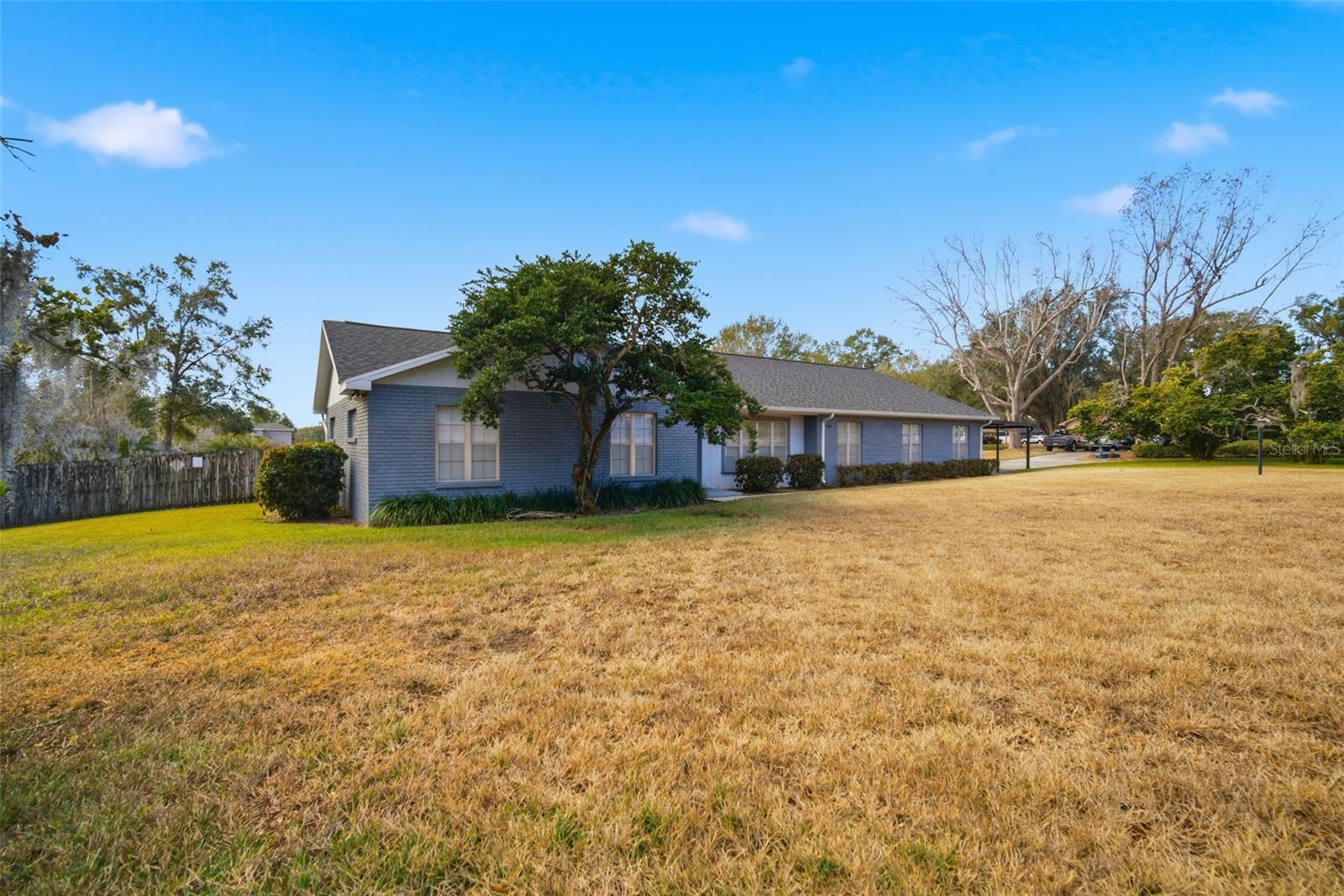Listing photo id 89 for 2842 Springdell Circle