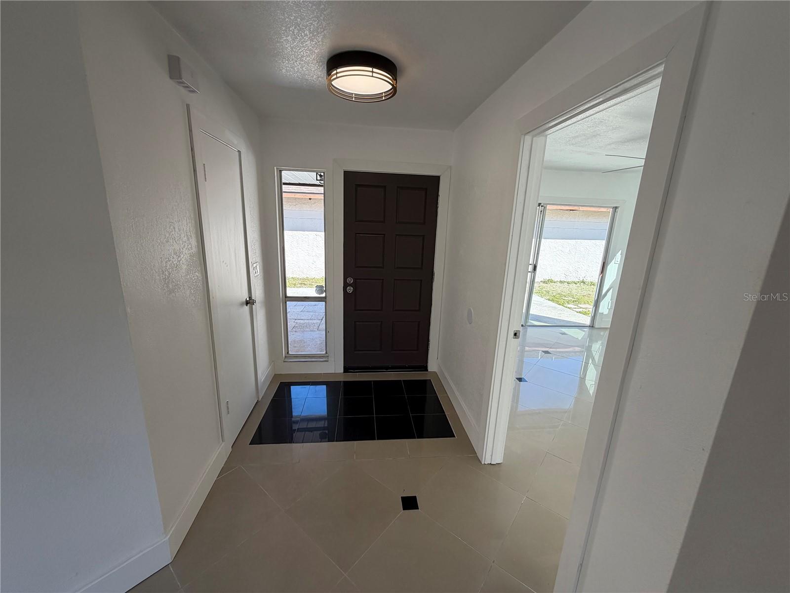 Image 11 of 37 For 7031 Drury Street