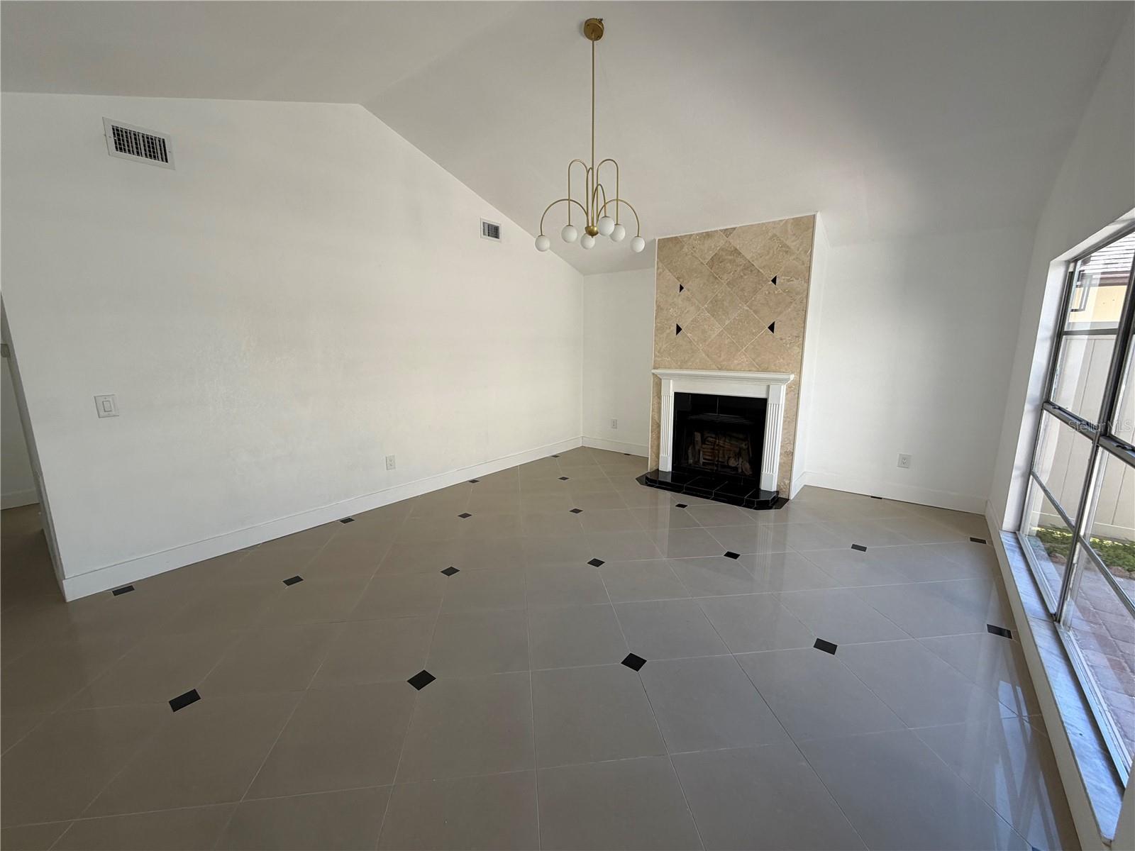 Image 5 of 37 For 7031 Drury Street