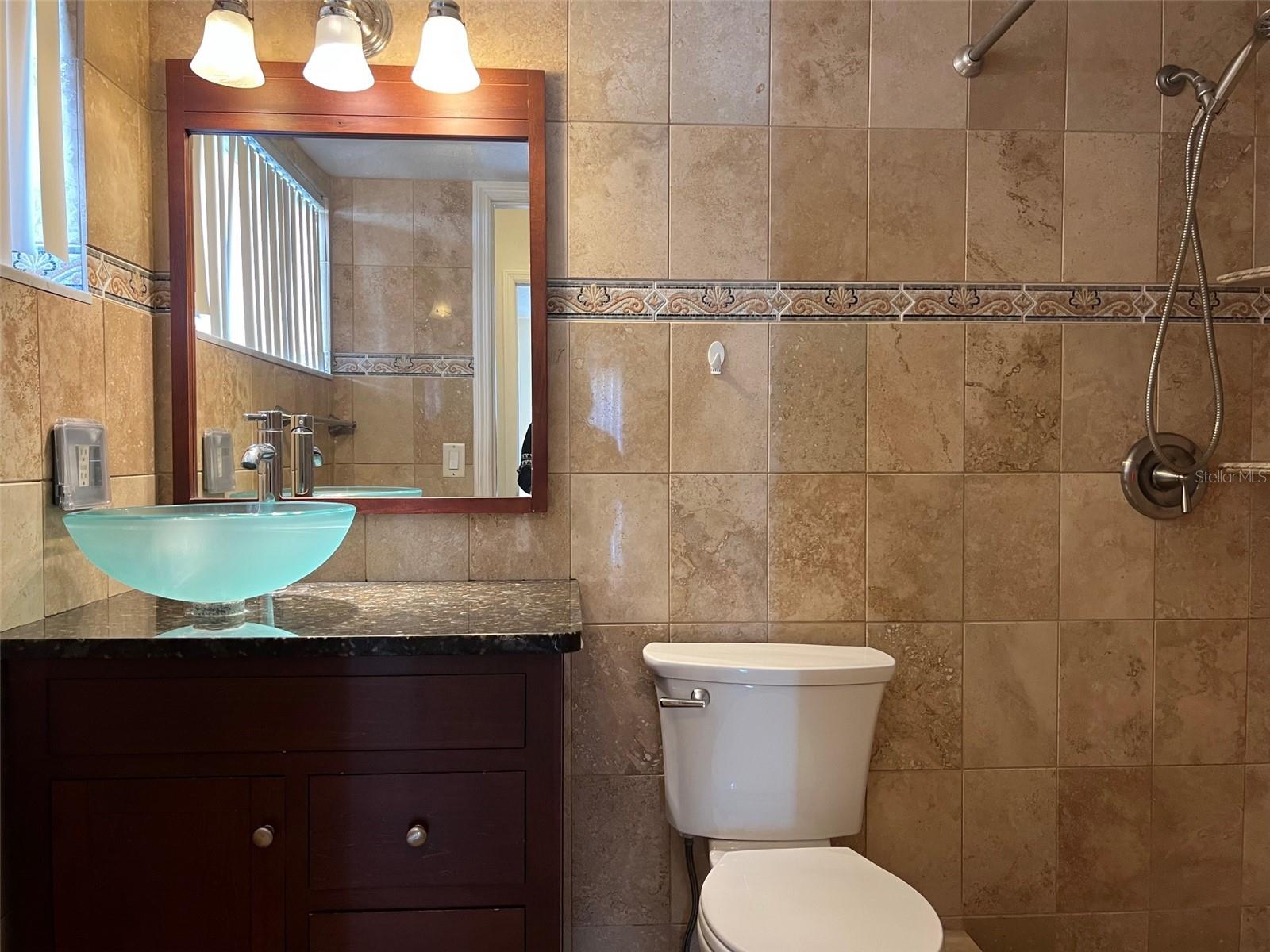 Listing photo id 8 for 2625 State Road 590  2514