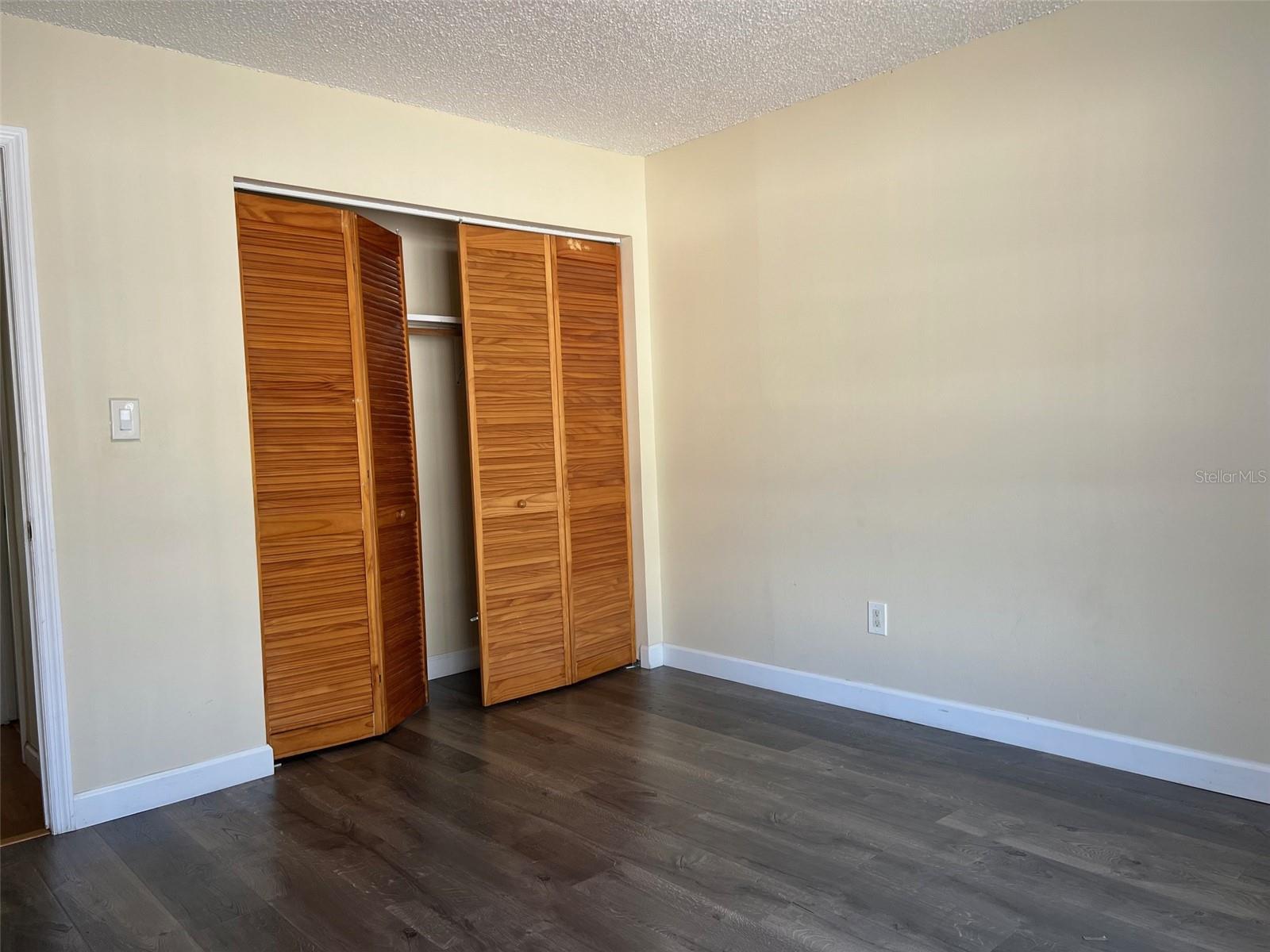 Listing photo id 13 for 2625 State Road 590  2514