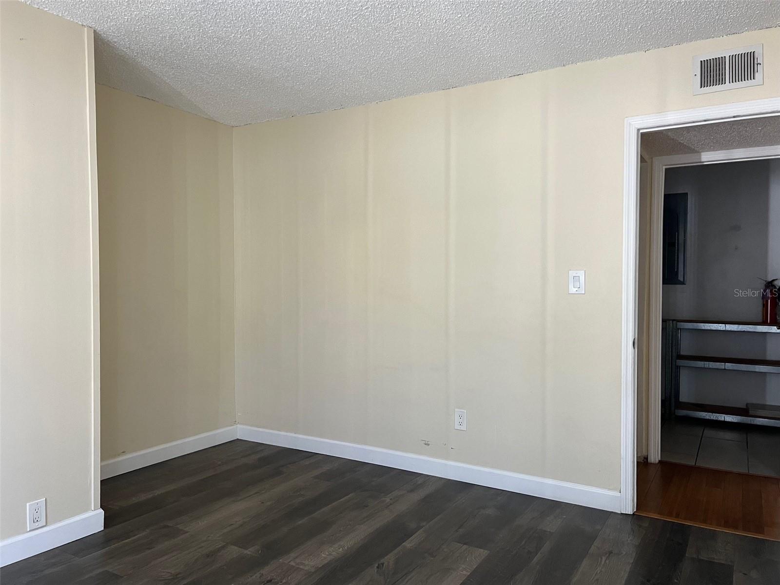 Listing photo id 17 for 2625 State Road 590  2514