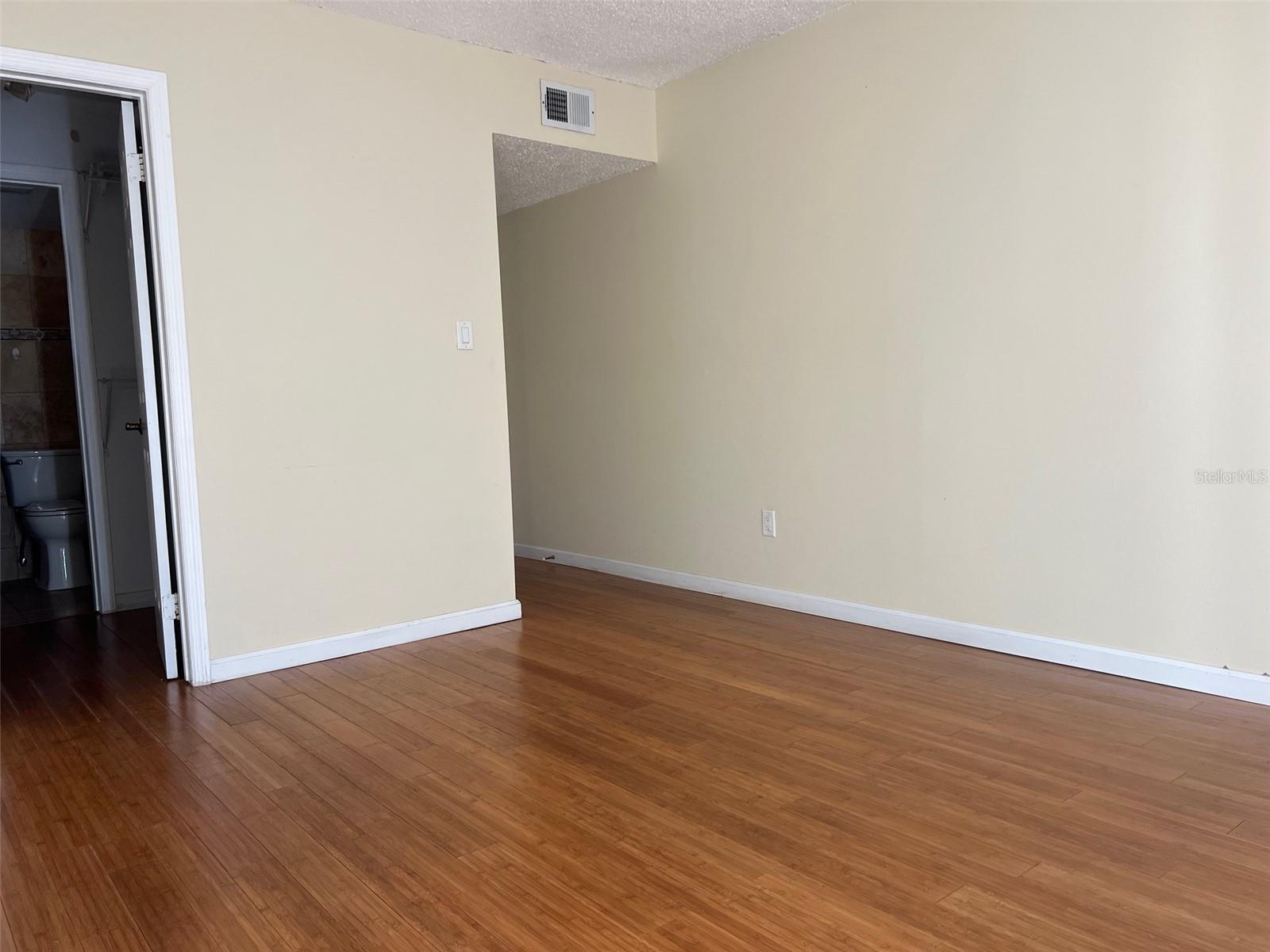 Listing photo id 7 for 2625 State Road 590  2514