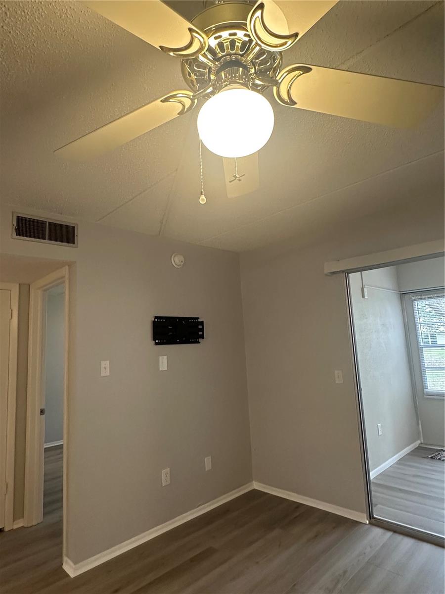 Image 7 of 36 For 821 Patricia Avenue 106