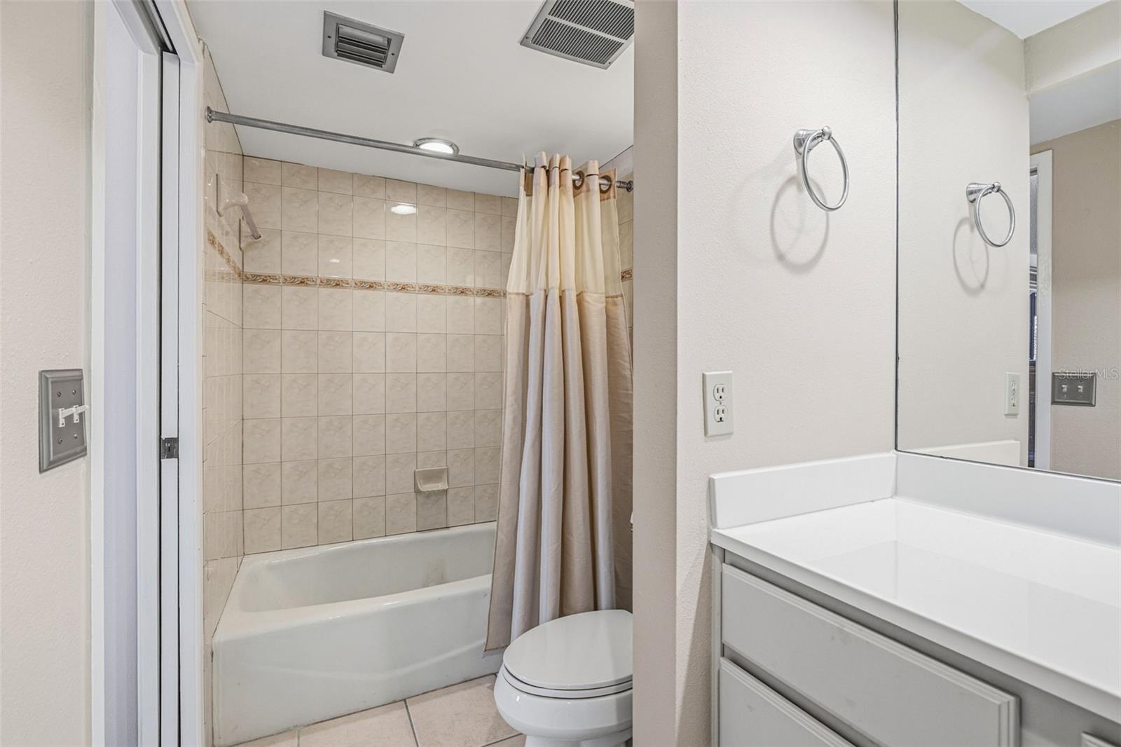 Image 19 of 67 For 9415 Blind Pass Road 702