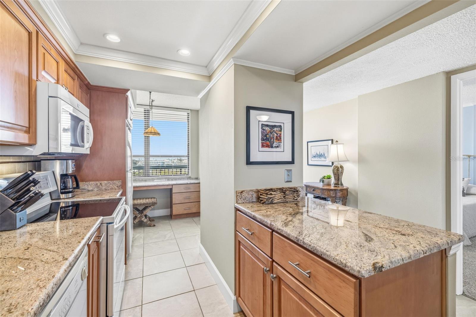 Image 27 of 67 For 9415 Blind Pass Road 702