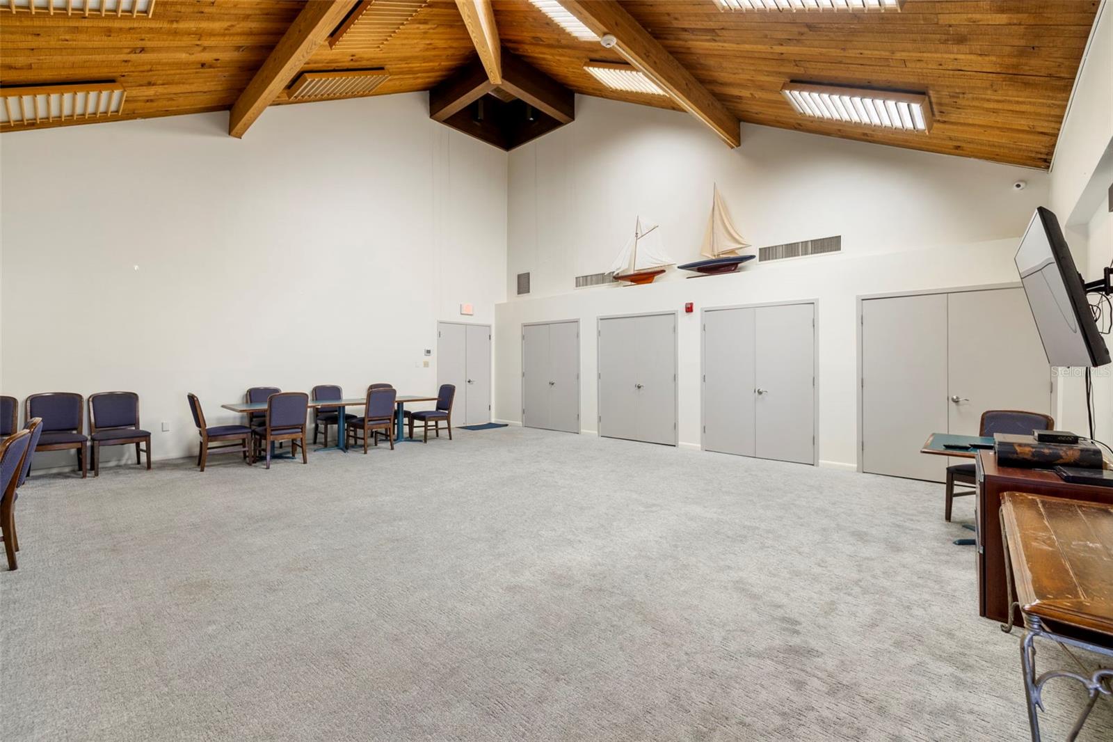 Image 54 of 67 For 9415 Blind Pass Road 702