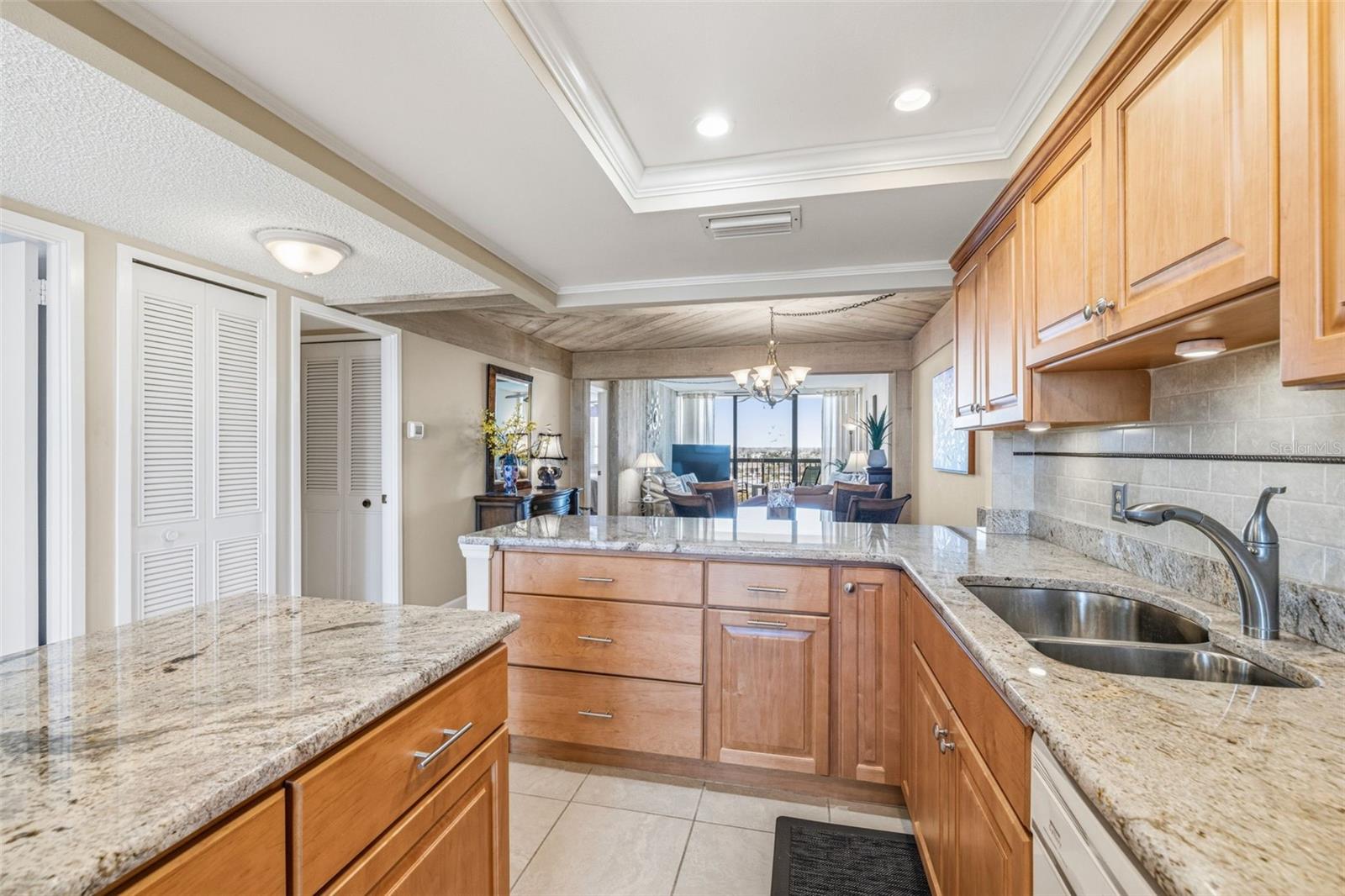 Image 8 of 67 For 9415 Blind Pass Road 702