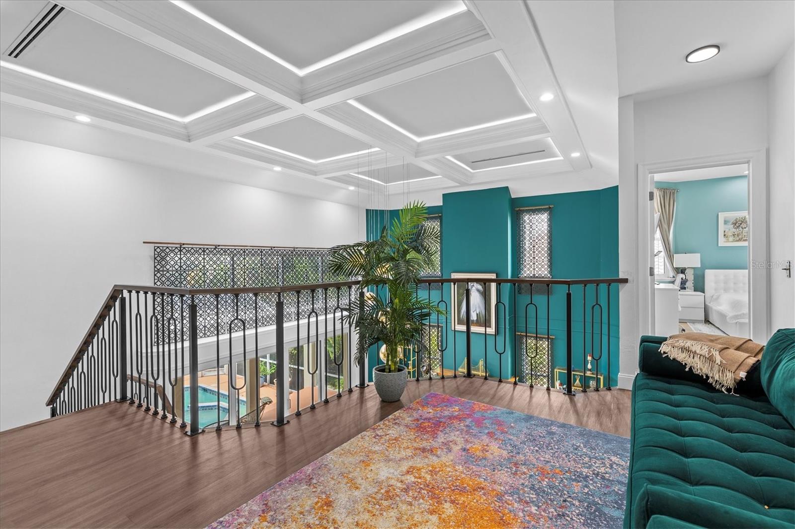 Listing photo id 24 for 5914 La Rosa Lane