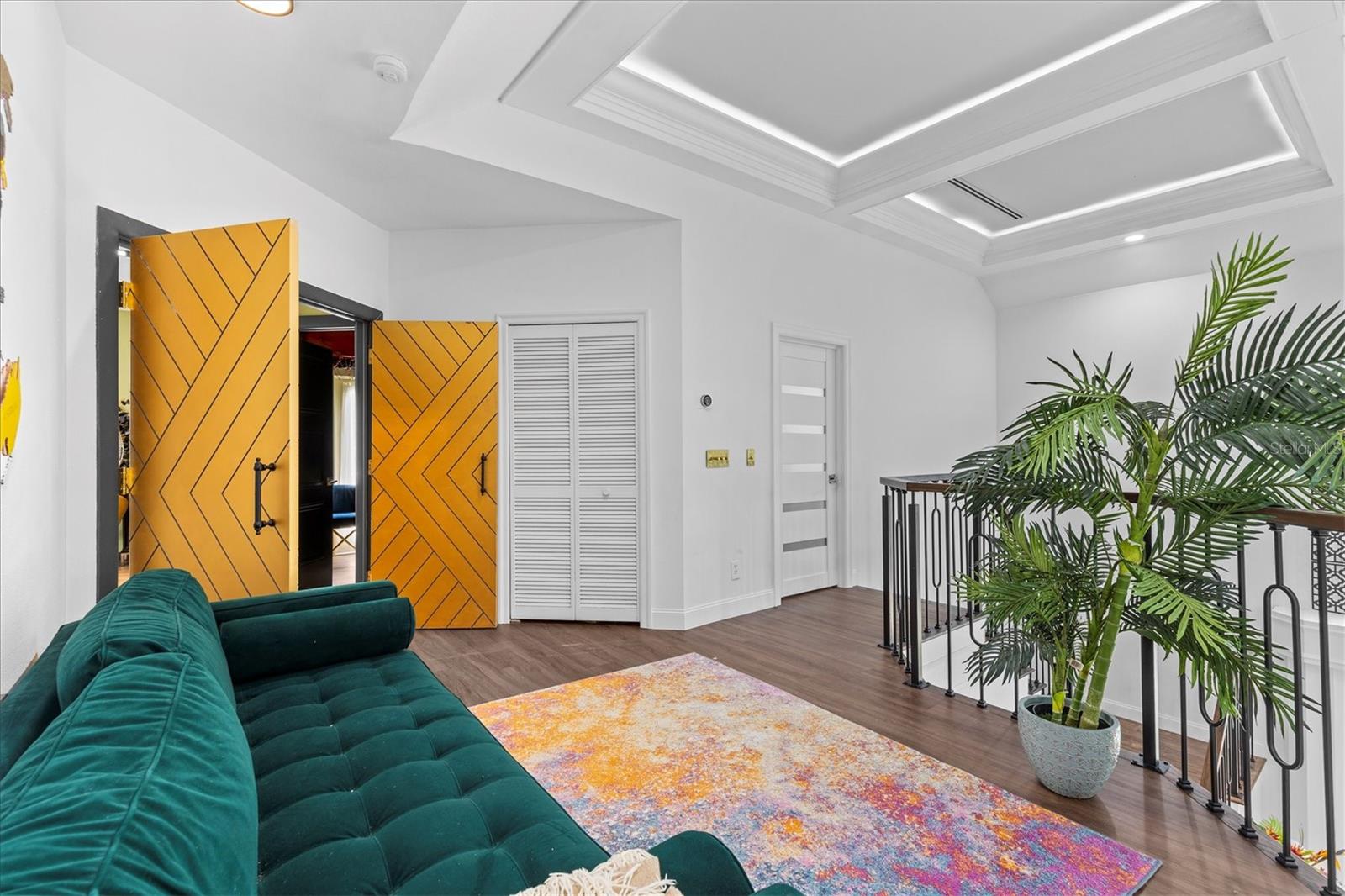 Listing photo id 26 for 5914 La Rosa Lane