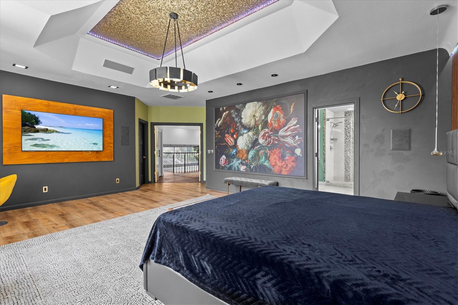 Listing photo id 30 for 5914 La Rosa Lane