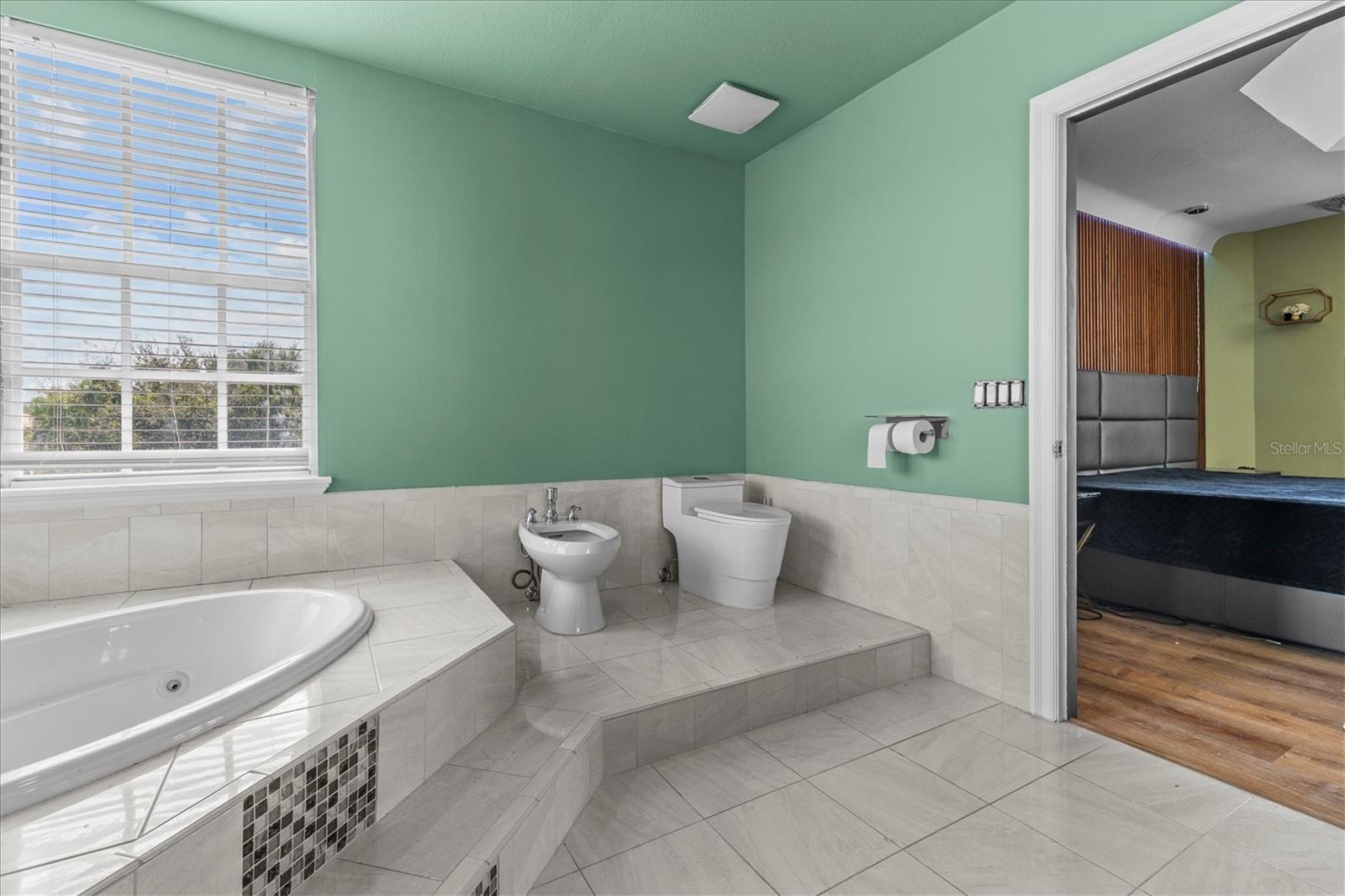 Listing photo id 34 for 5914 La Rosa Lane