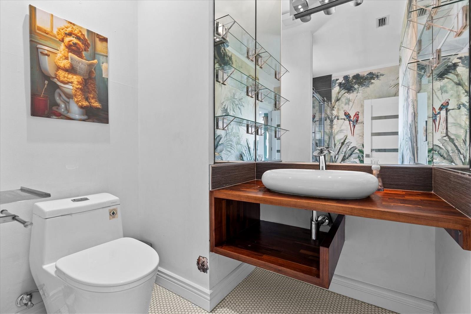 Listing photo id 42 for 5914 La Rosa Lane