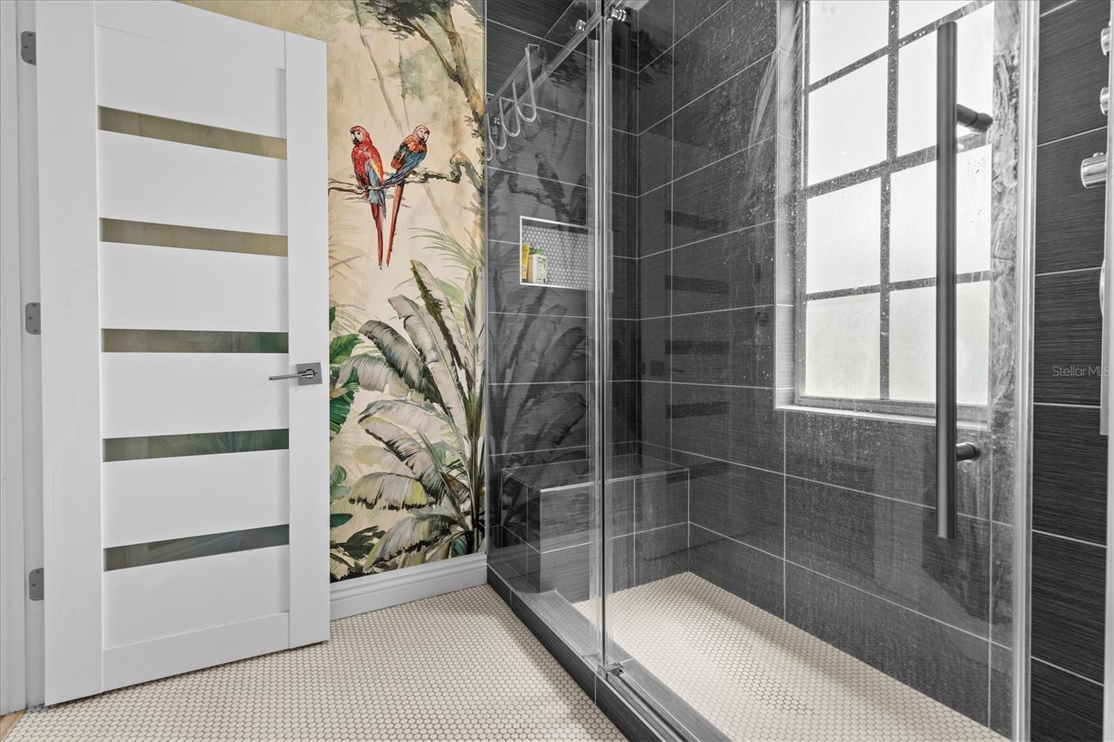 Listing photo id 43 for 5914 La Rosa Lane