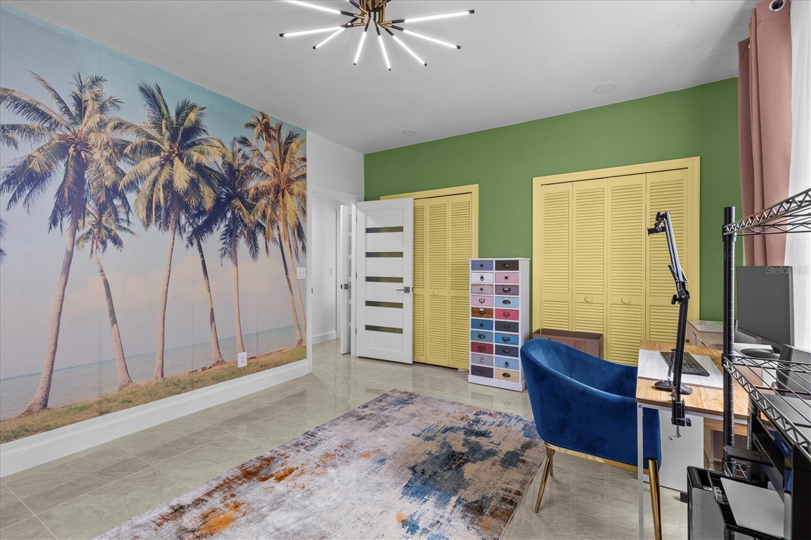 Listing photo id 48 for 5914 La Rosa Lane