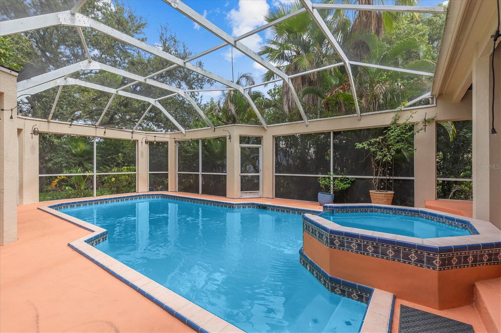 Listing photo id 55 for 5914 La Rosa Lane