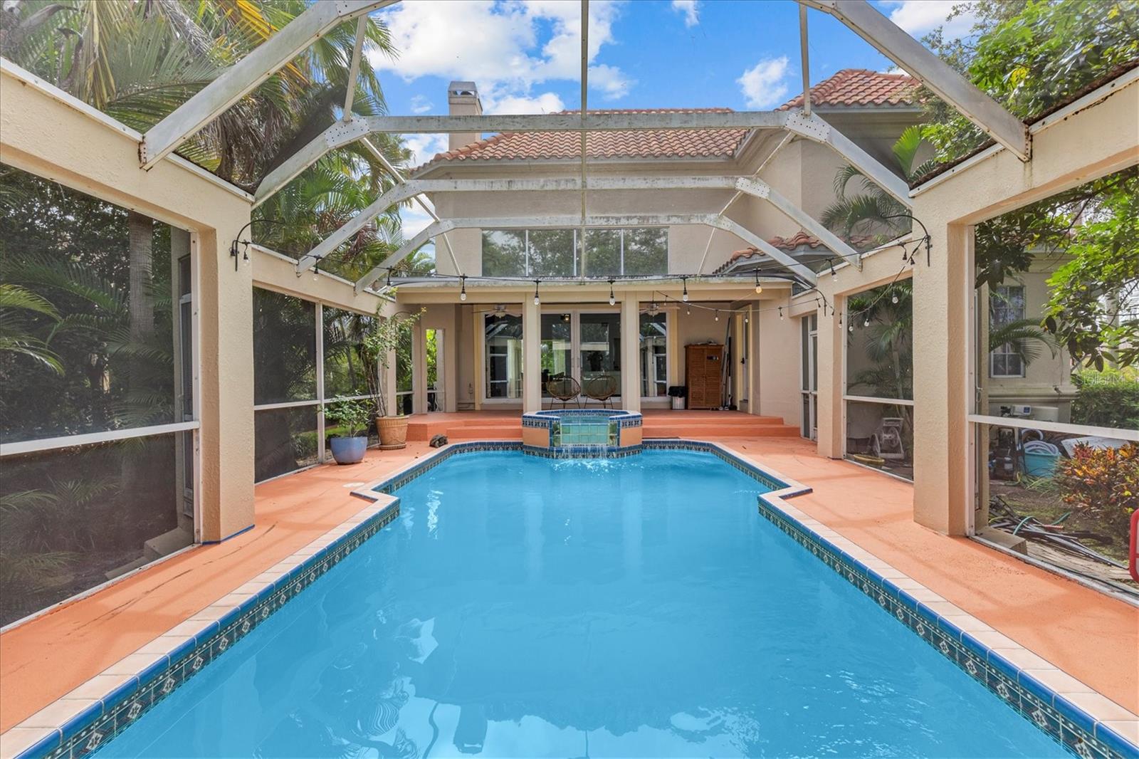 Listing photo id 57 for 5914 La Rosa Lane