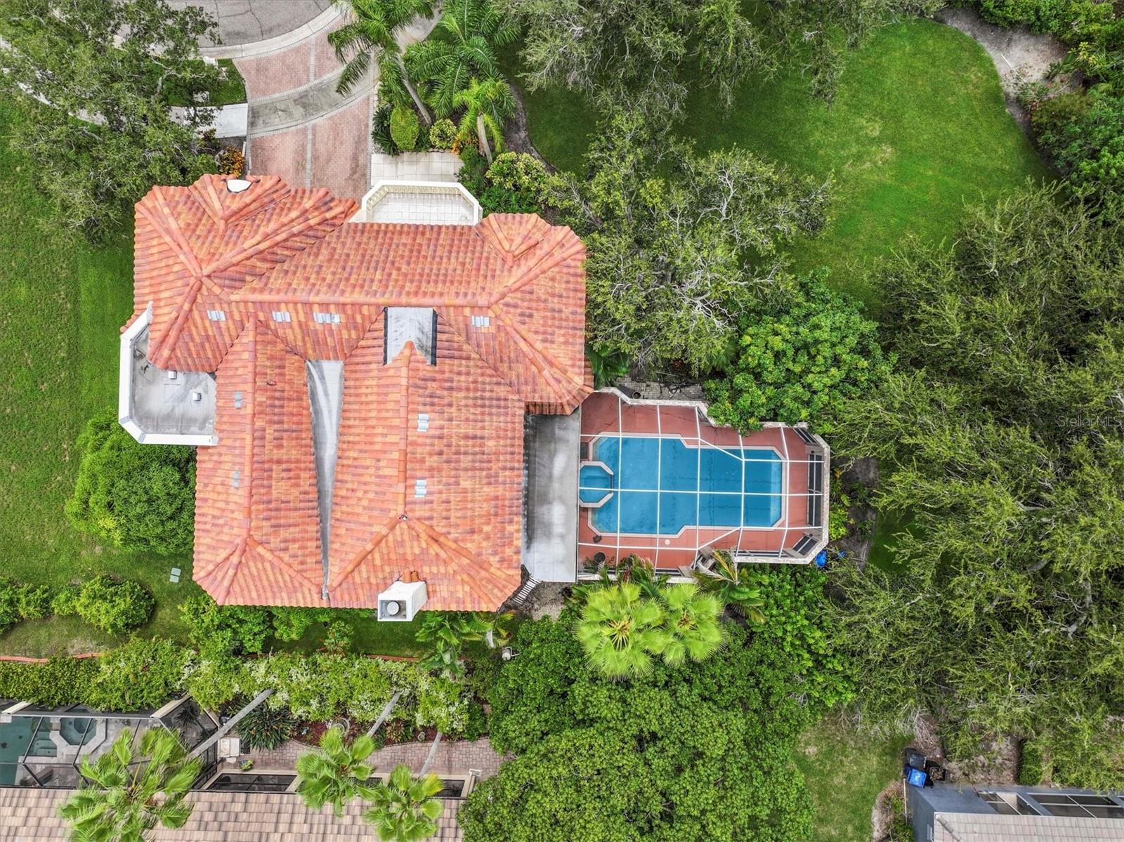 Listing photo id 4 for 5914 La Rosa Lane