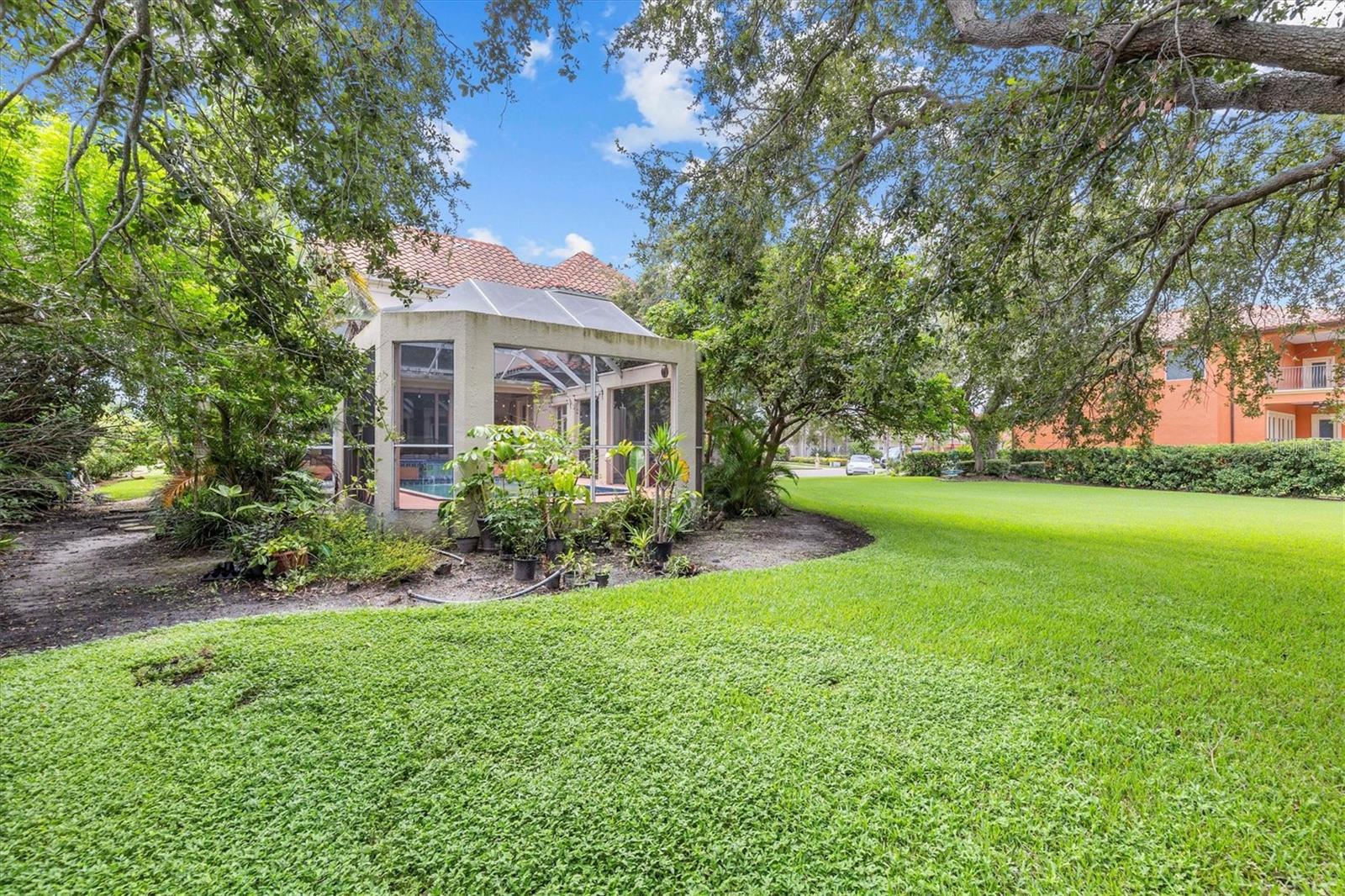 Listing photo id 59 for 5914 La Rosa Lane