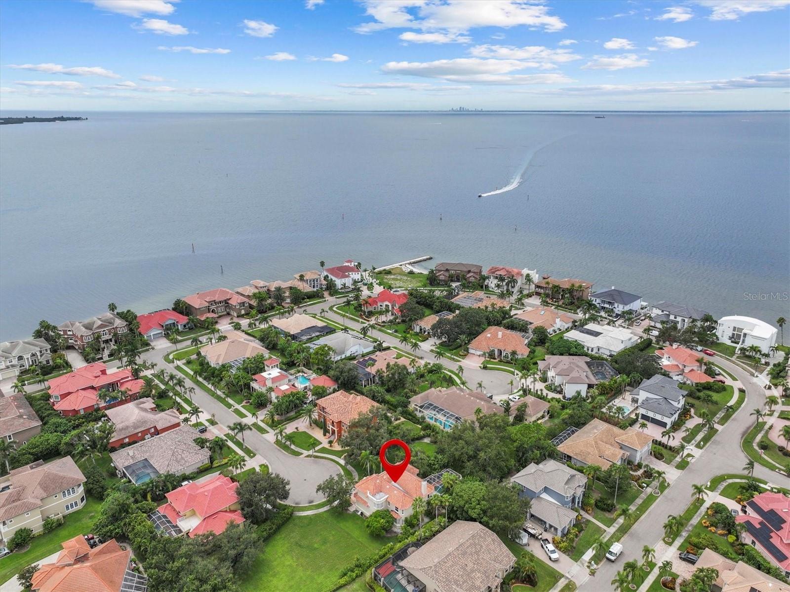 Listing photo id 65 for 5914 La Rosa Lane