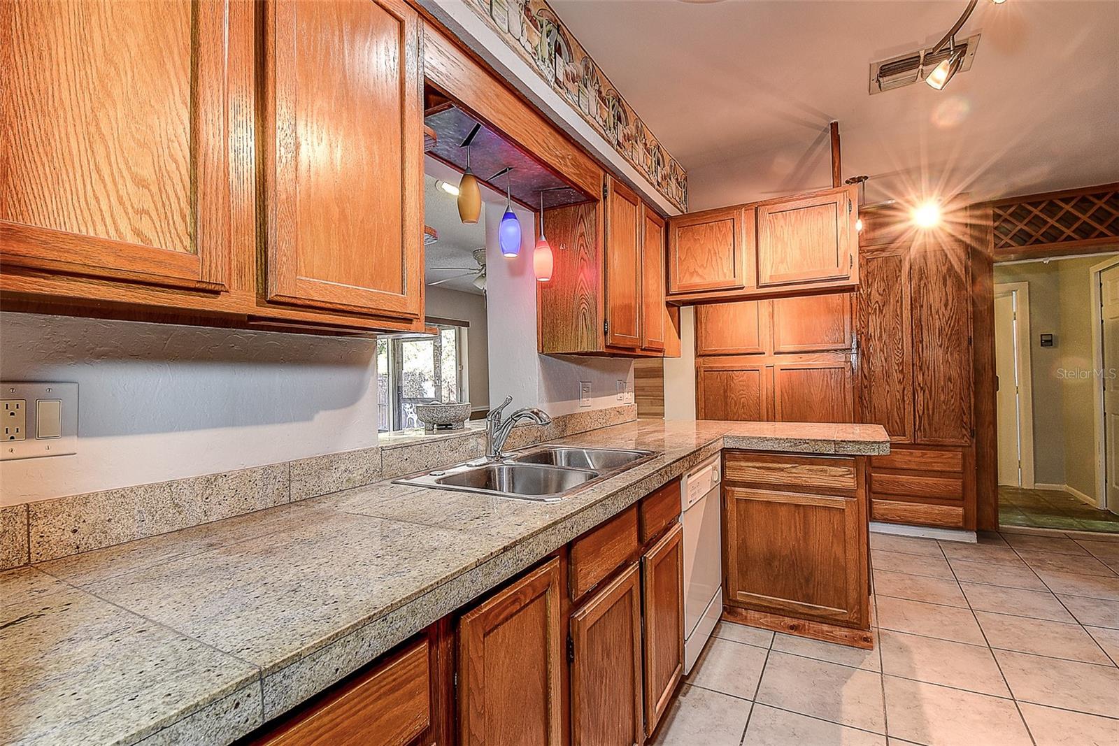 Image 8 of 27 For 808 Helmsman Way