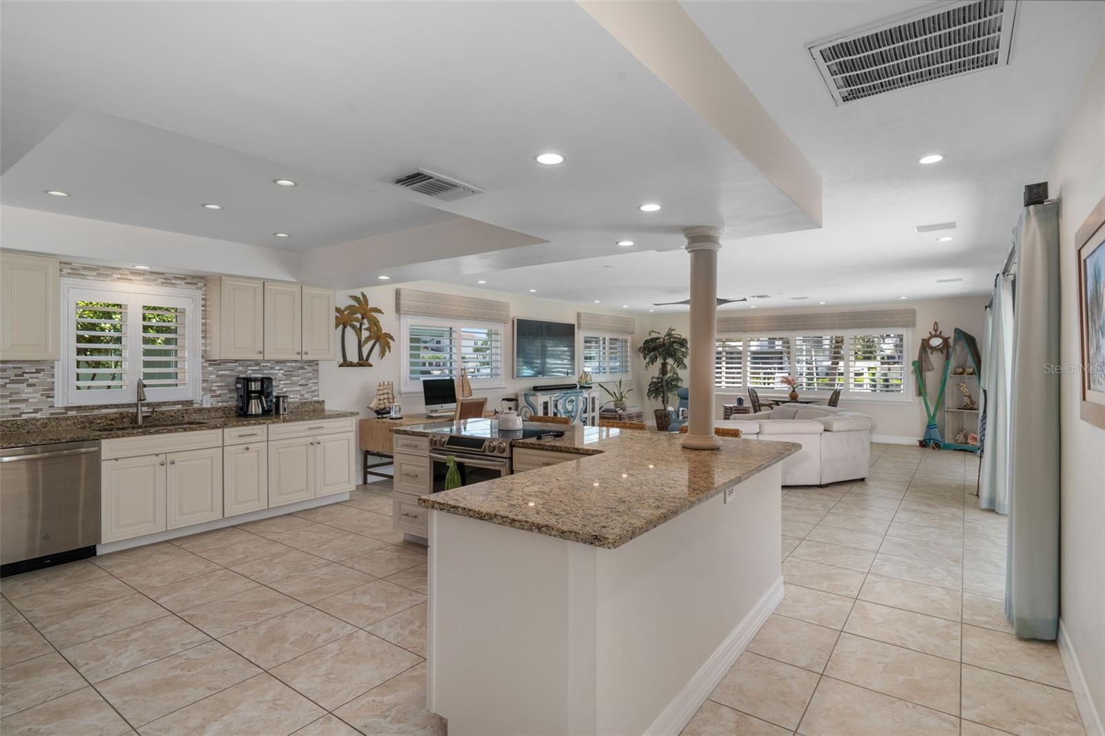 Image 18 of 59 For 4928 61st Avenue S