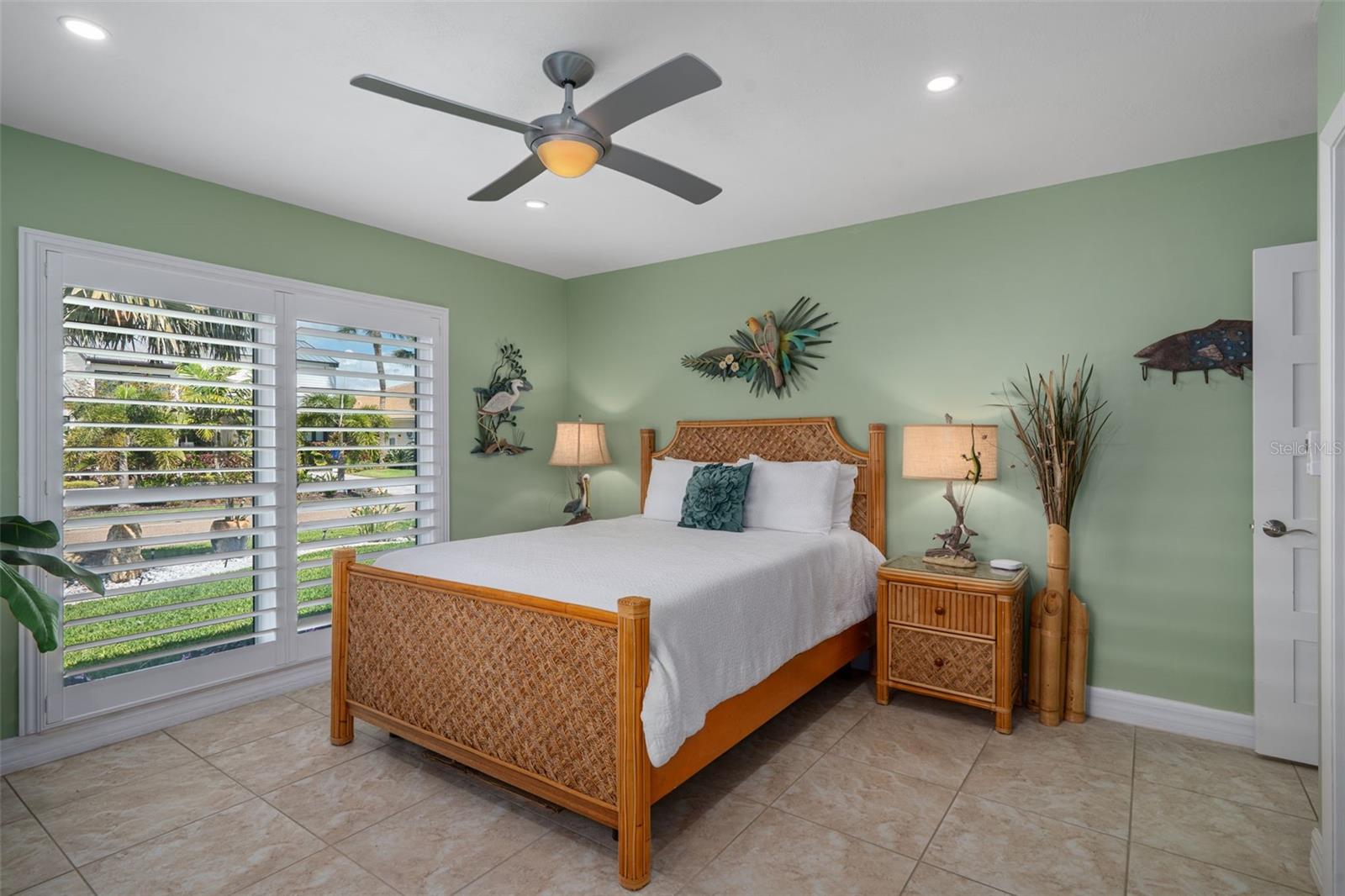 Image 32 of 59 For 4928 61st Avenue S