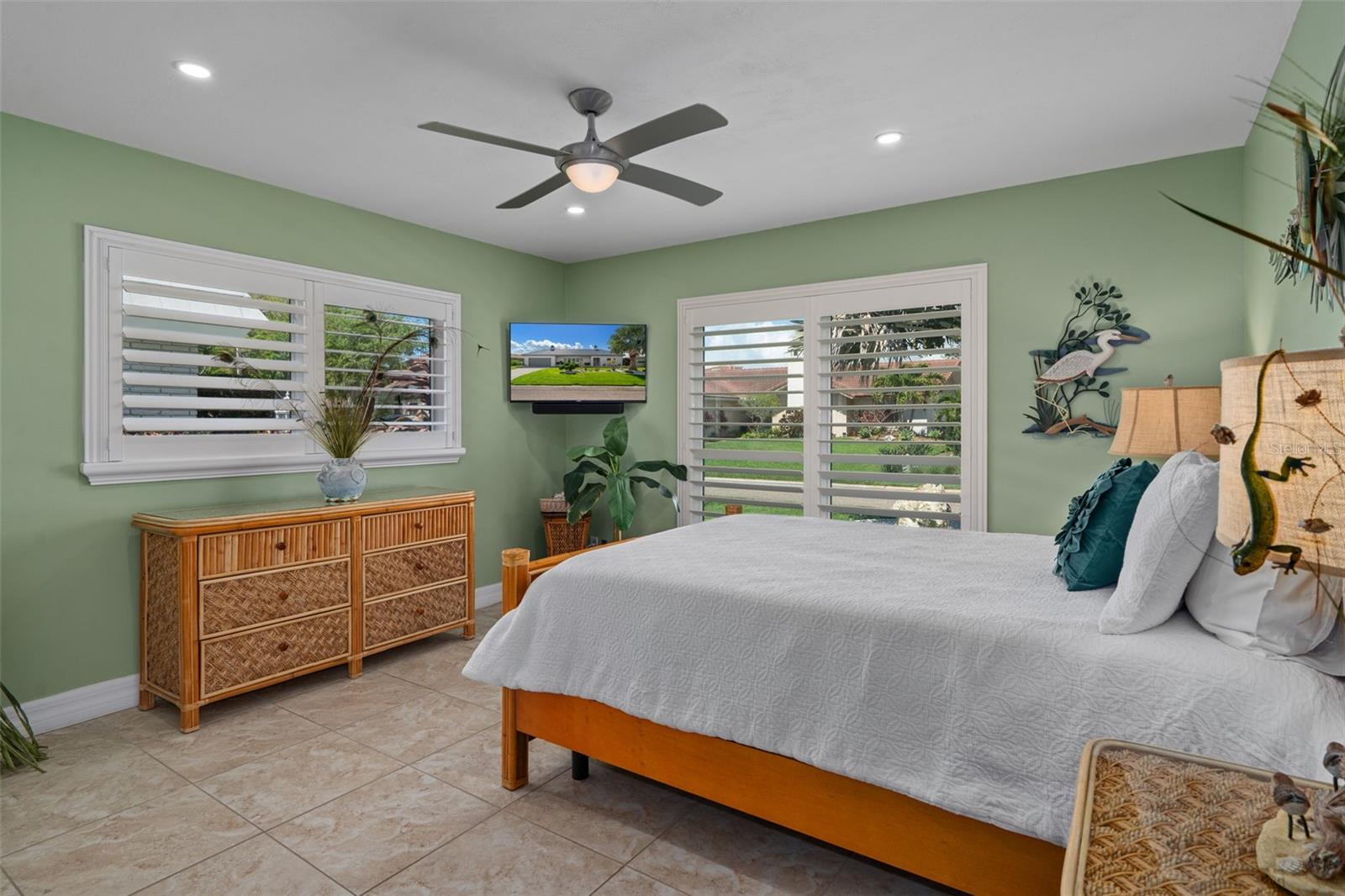 Image 33 of 59 For 4928 61st Avenue S