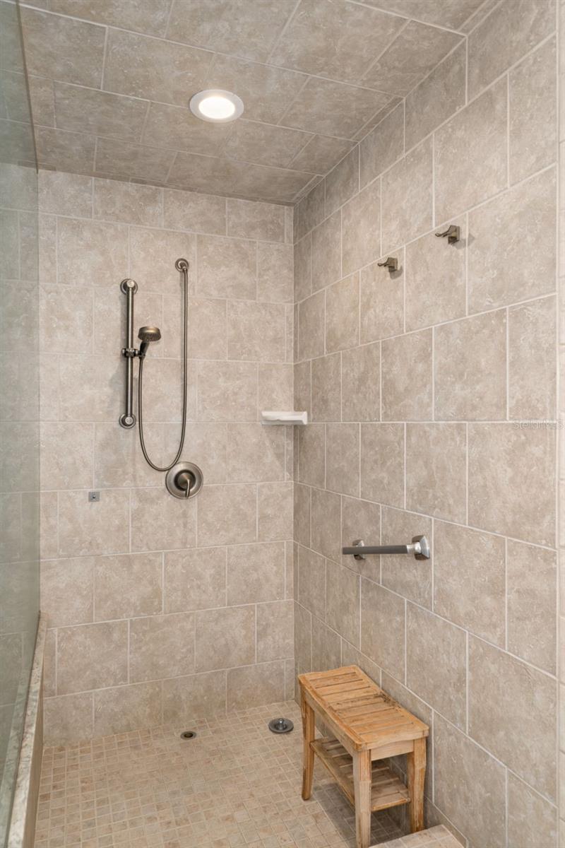 Image 39 of 59 For 4928 61st Avenue S