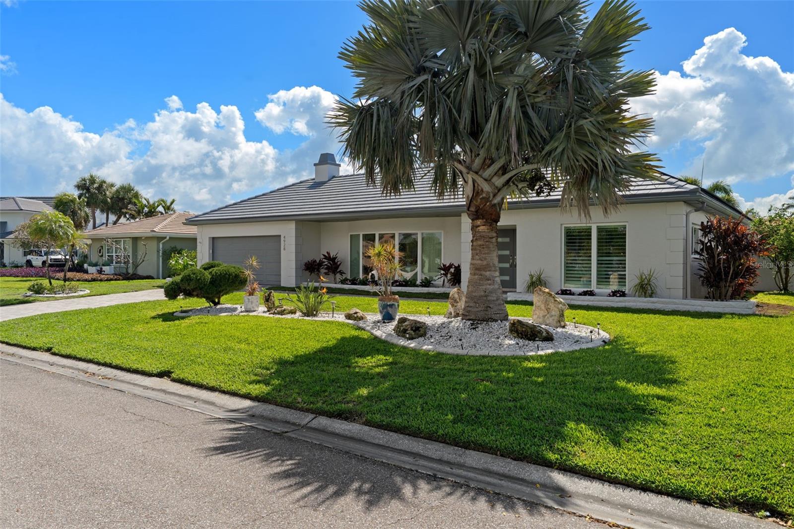 Image 7 of 59 For 4928 61st Avenue S