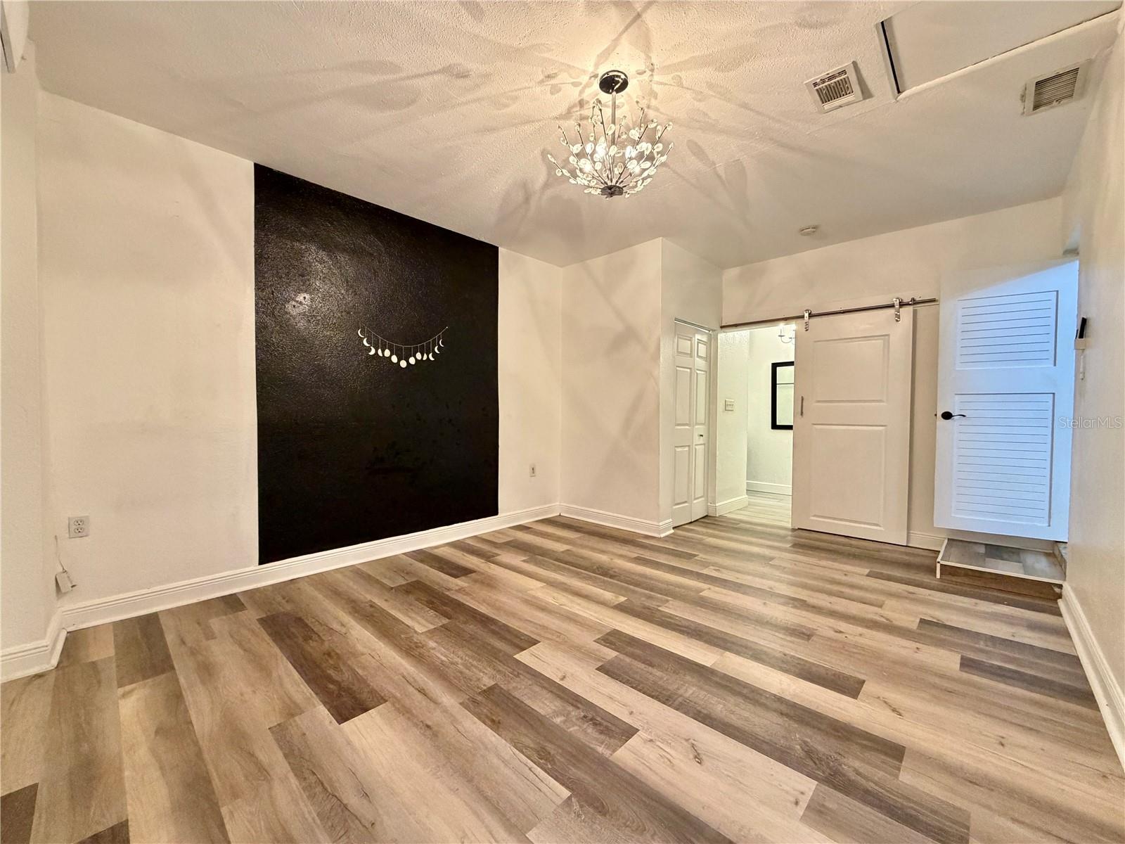 Image 13 of 28 For 844 35th Avenue S