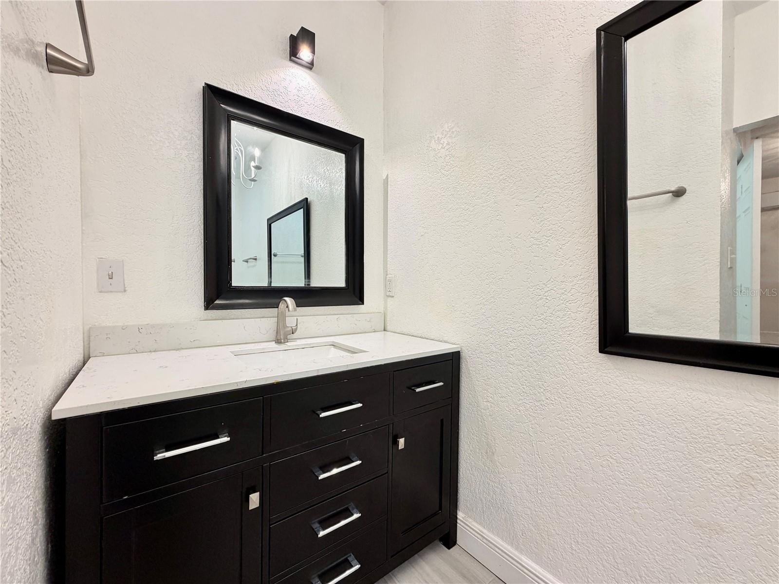 Image 15 of 28 For 844 35th Avenue S