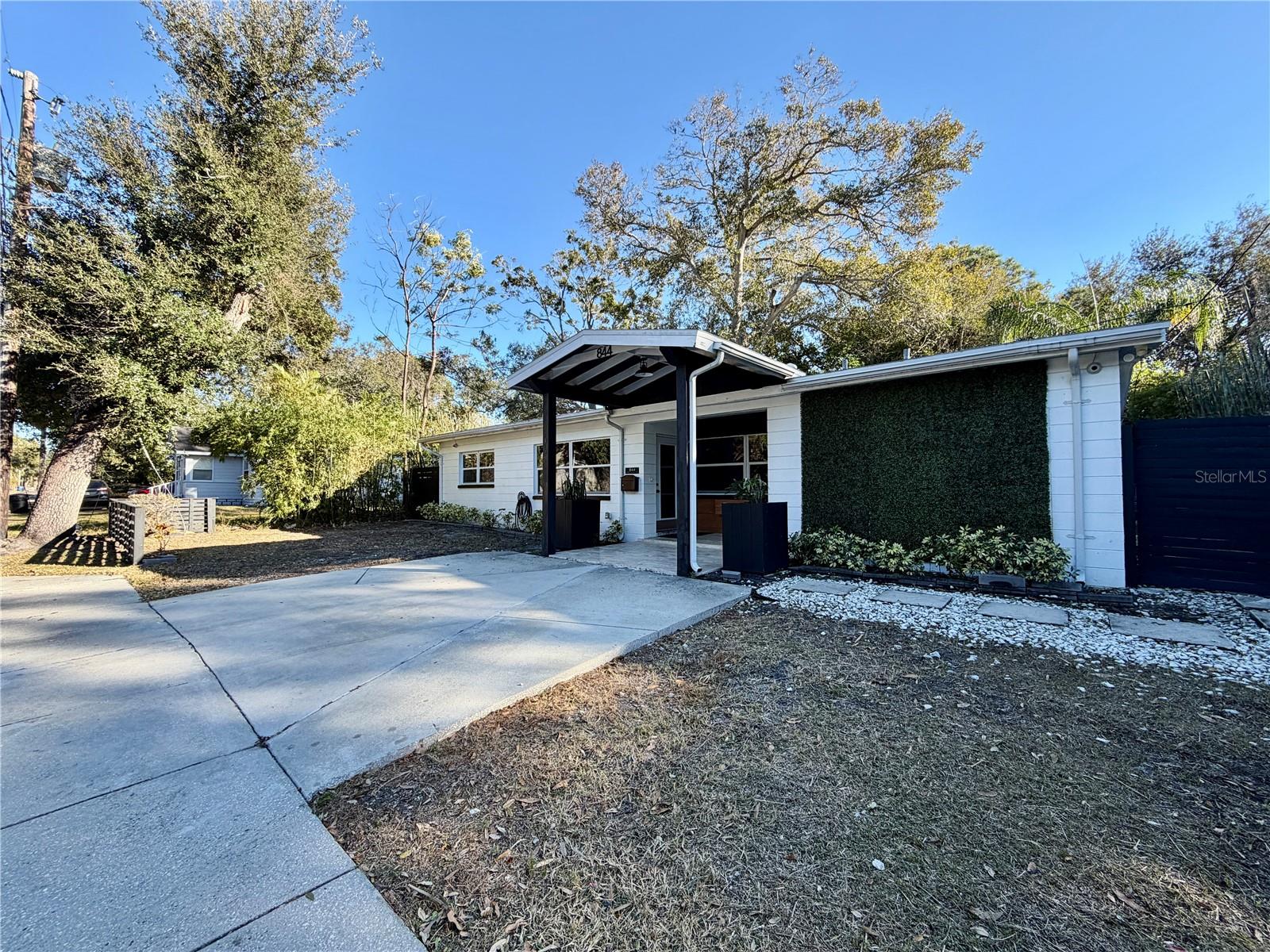 Image 2 of 28 For 844 35th Avenue S