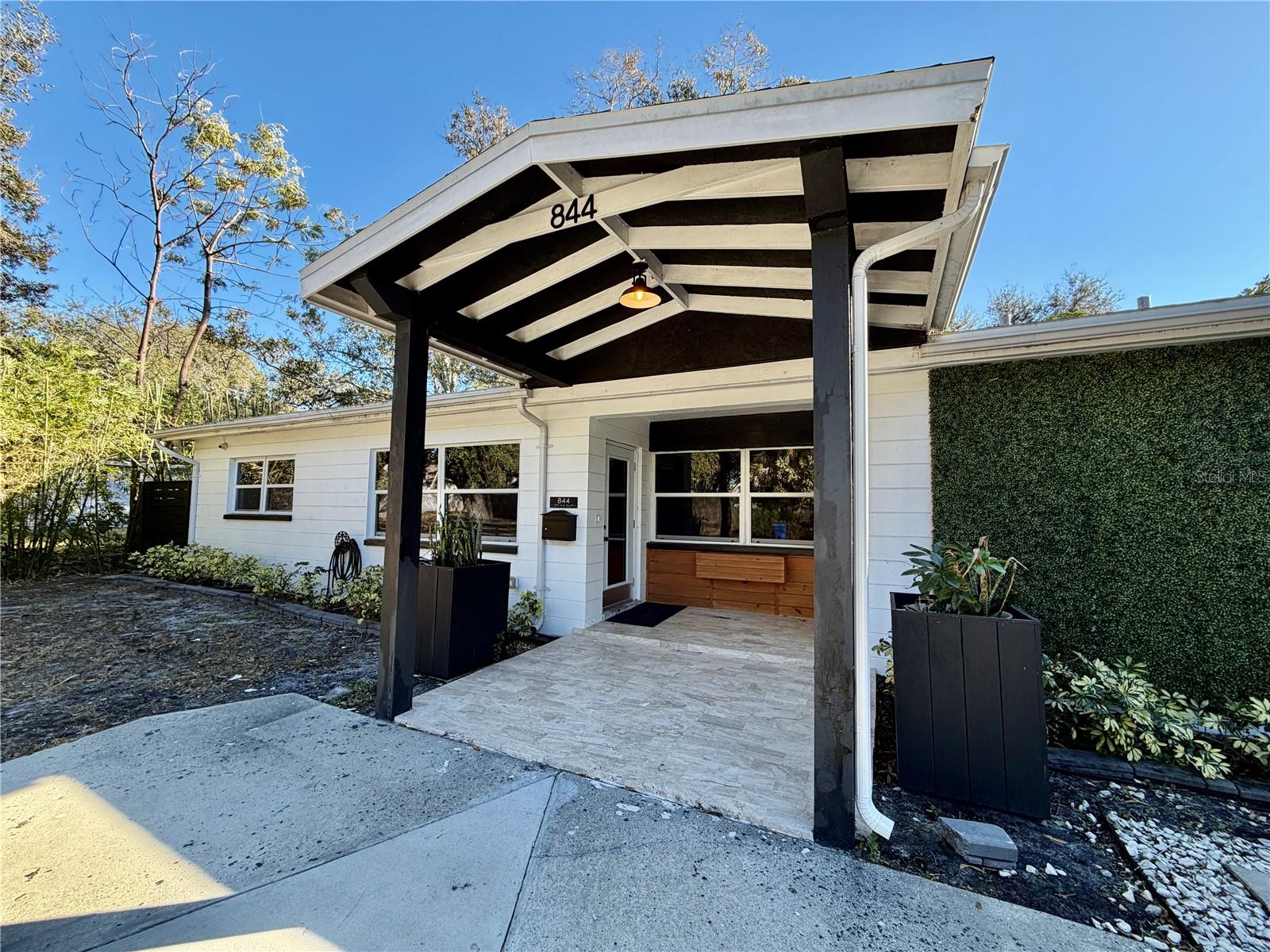 Image 3 of 28 For 844 35th Avenue S