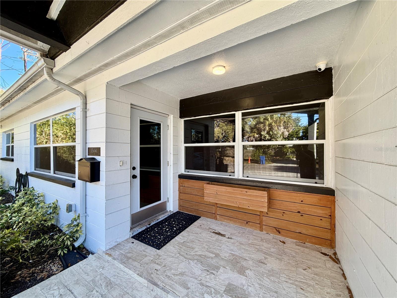 Image 4 of 28 For 844 35th Avenue S