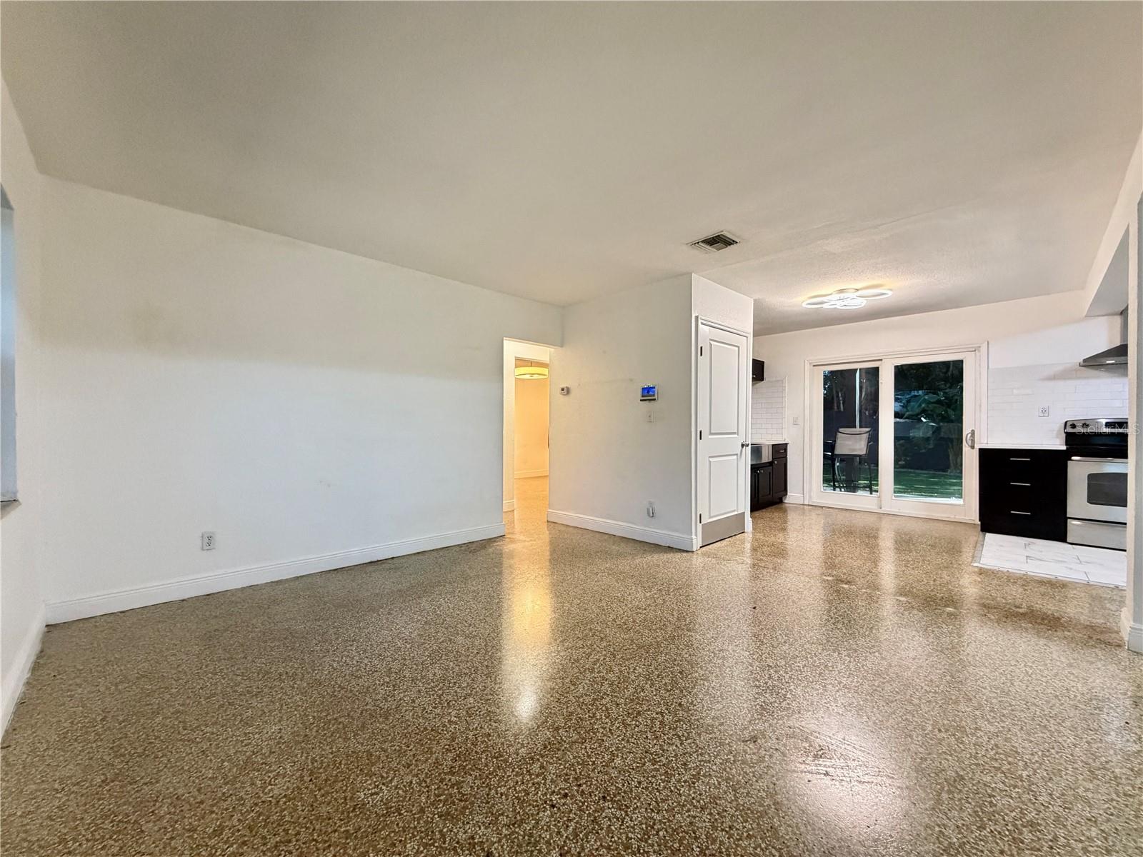 Image 5 of 28 For 844 35th Avenue S