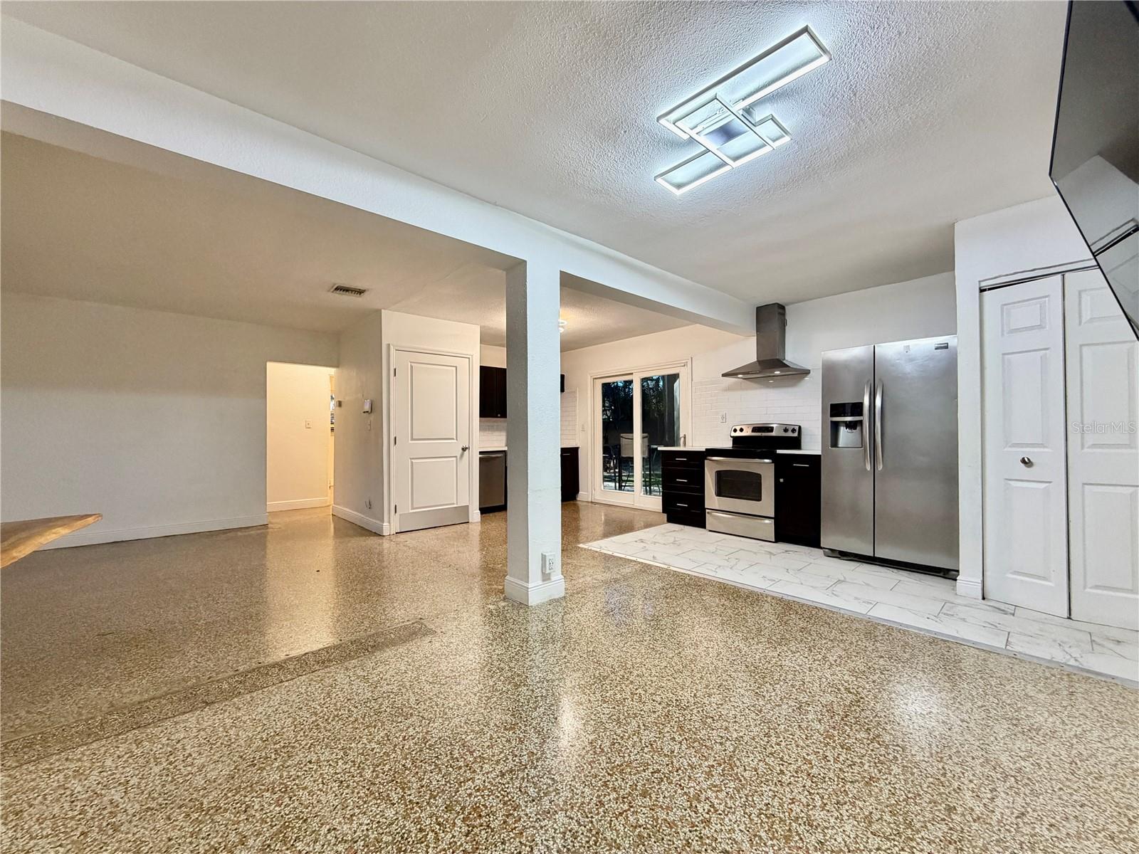 Image 7 of 28 For 844 35th Avenue S